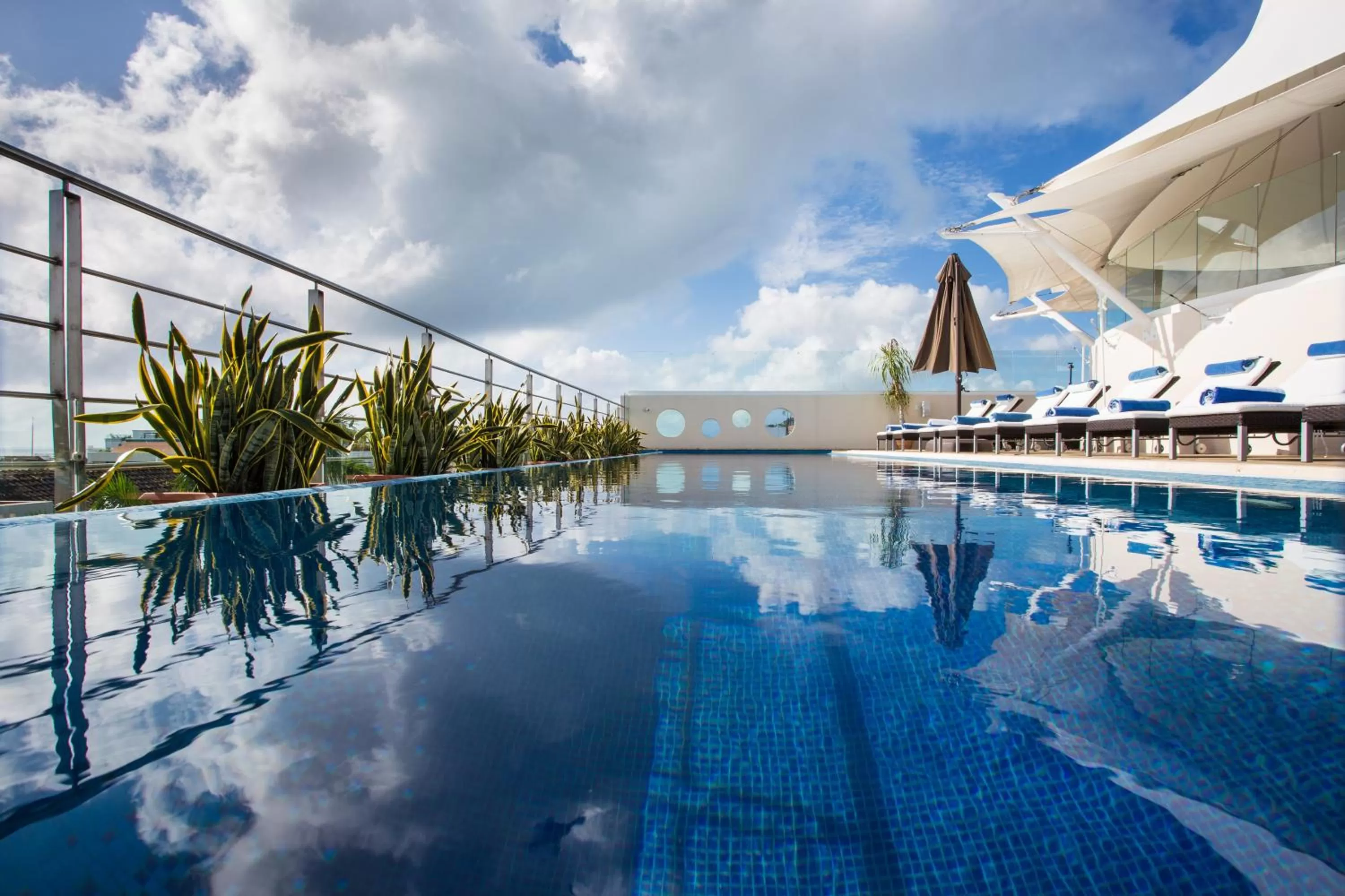 Swimming pool in Senses Quinta Avenida Adults Only Hotel By Artisan