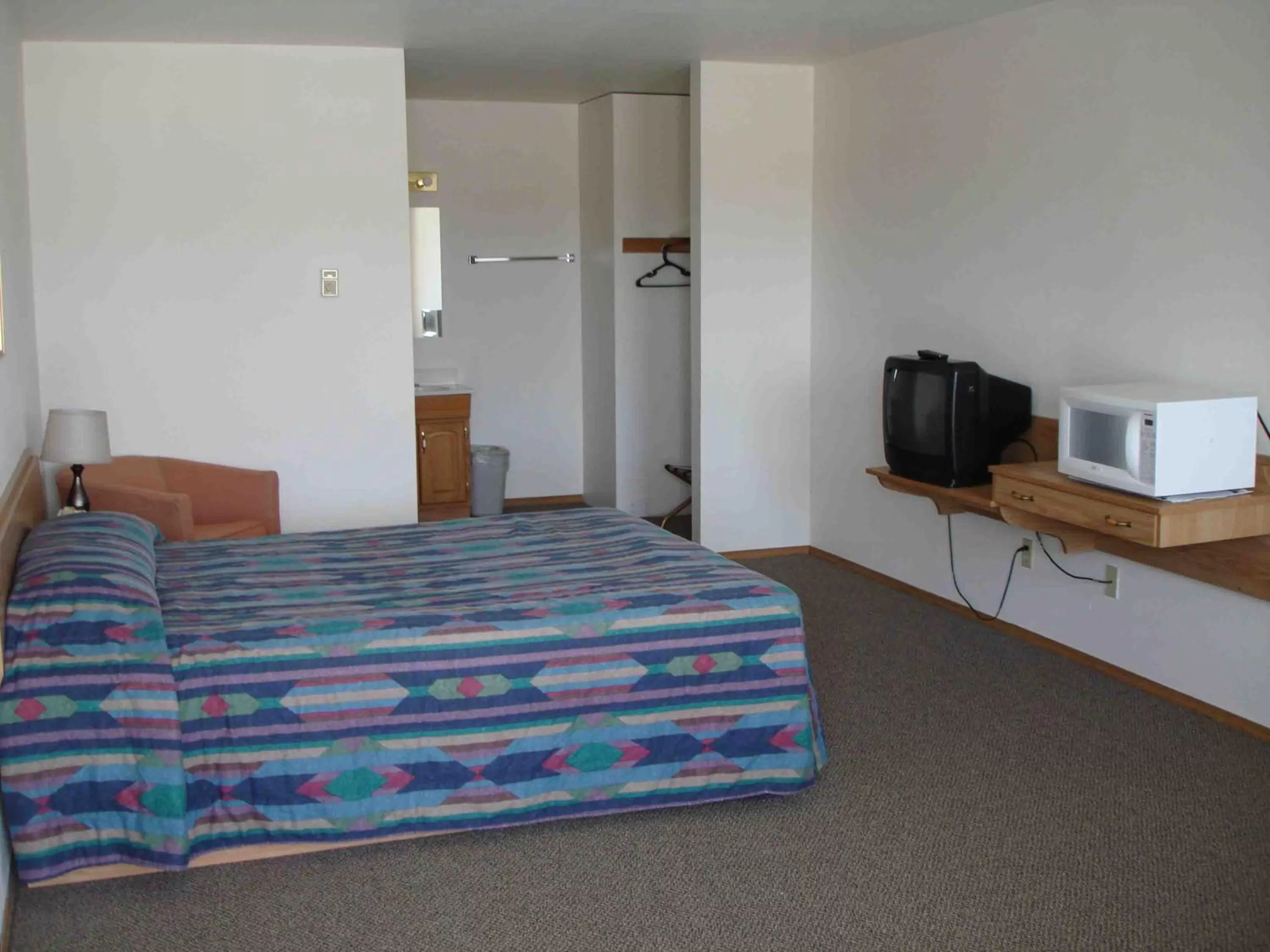 Standard Queen Room in Arco Inn Motel