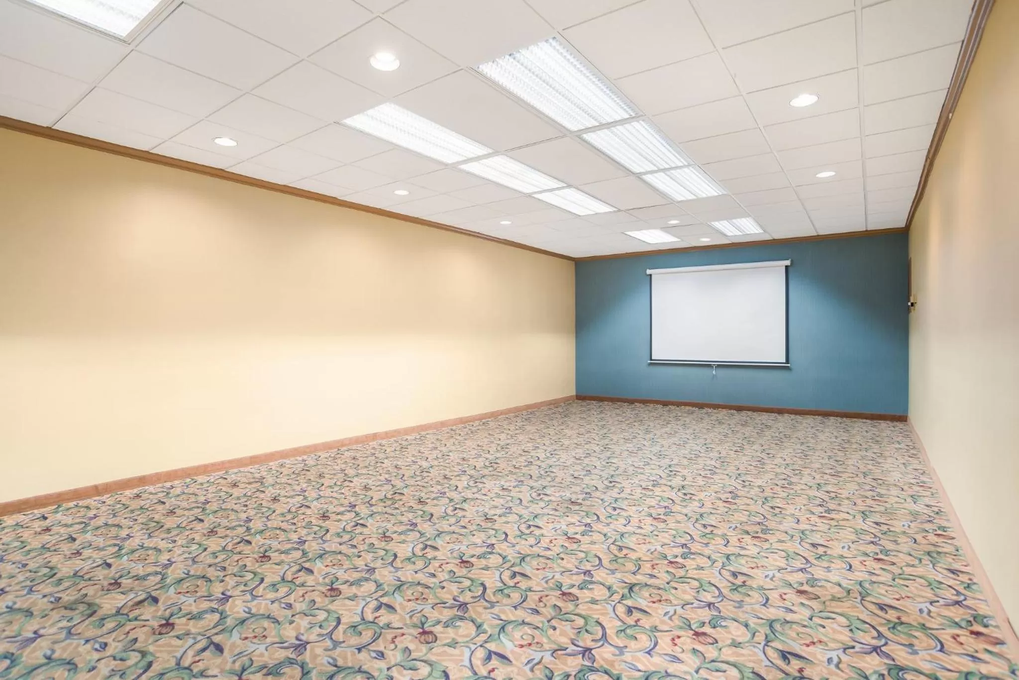 Meeting/conference room in Red Roof Inn Baltimore South Glen Burnie