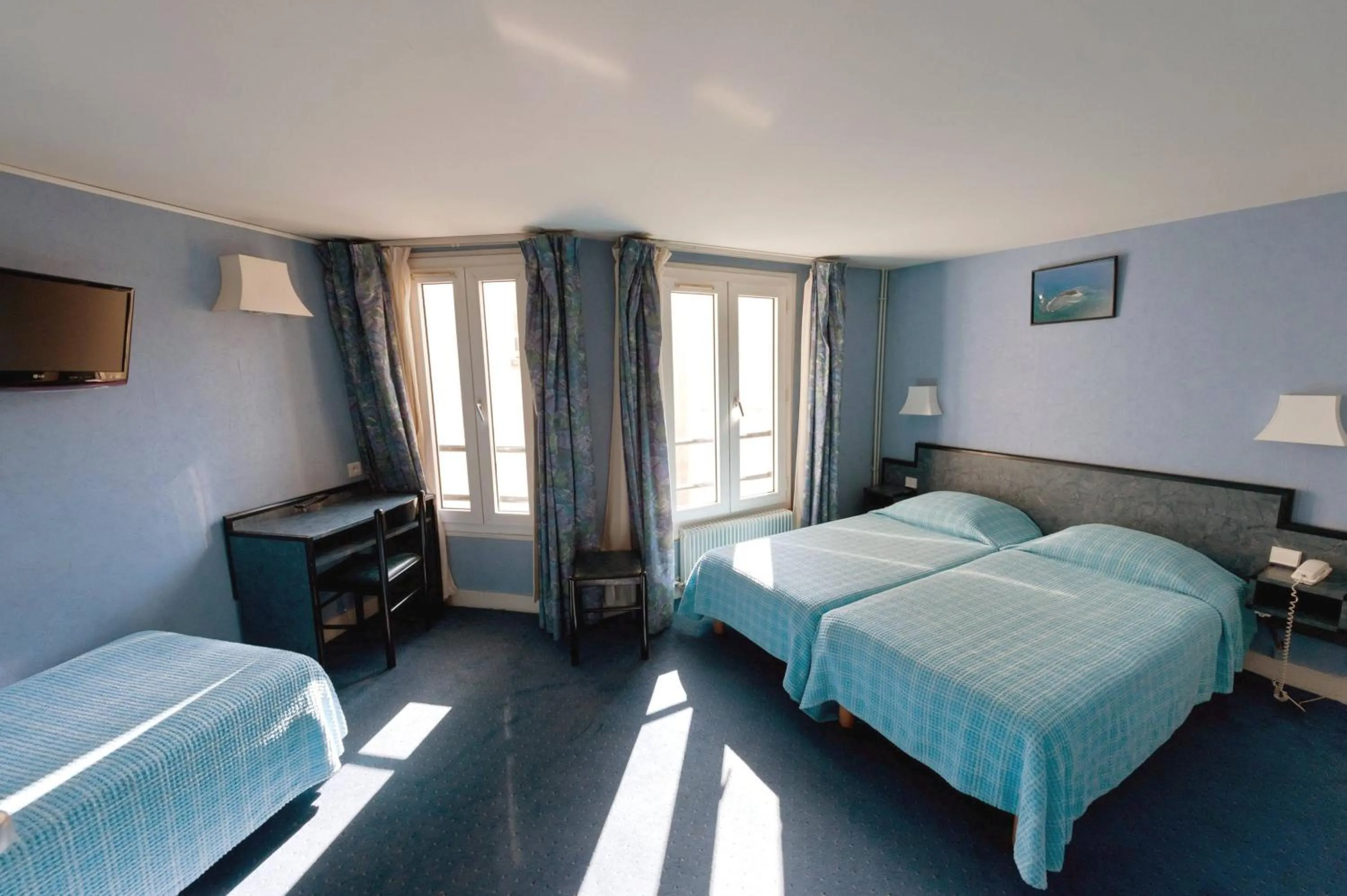 Photo of the whole room, Bed in Hotel Royal Bergère