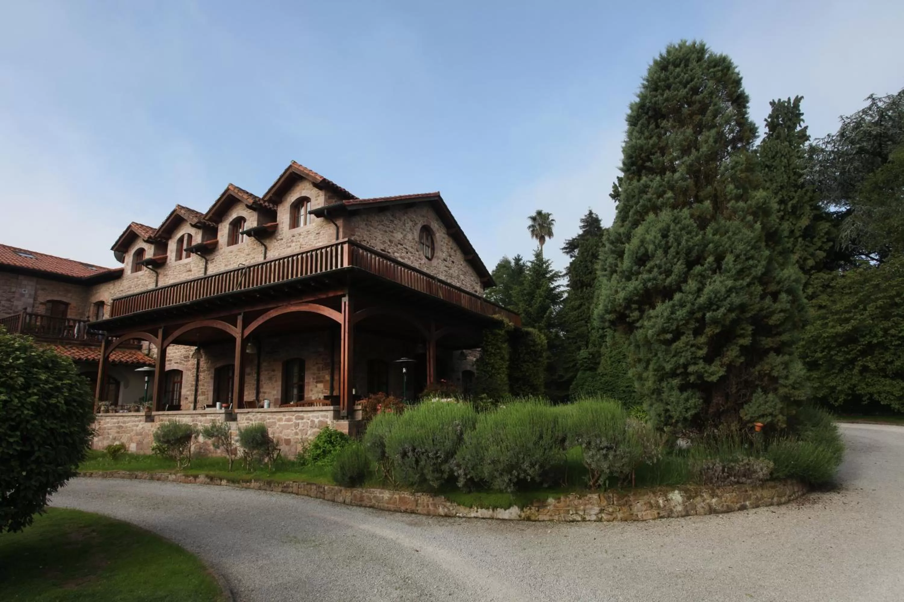 Facade/entrance in Jardin de Carrejo