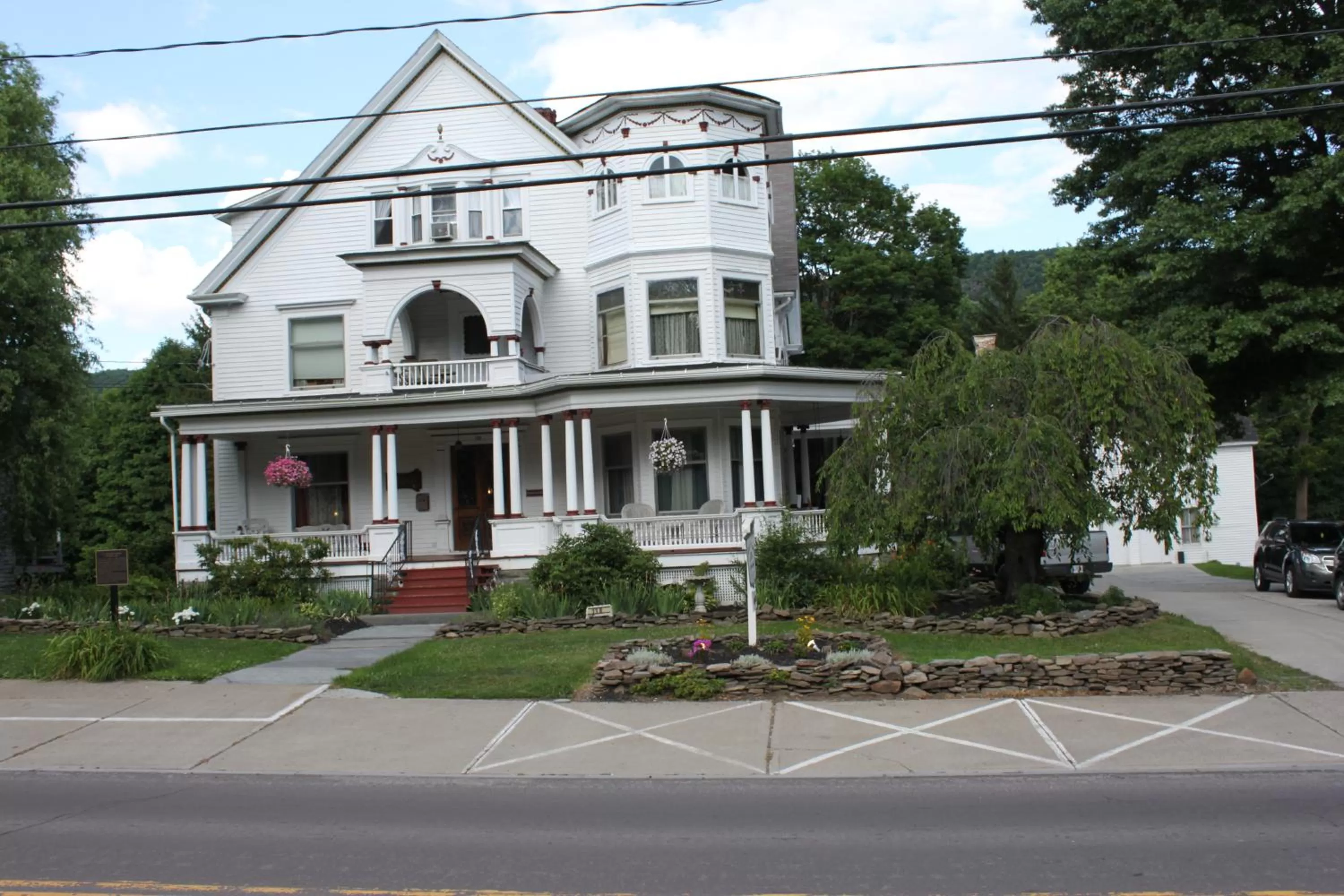 Summer in Victorian Charm Inn