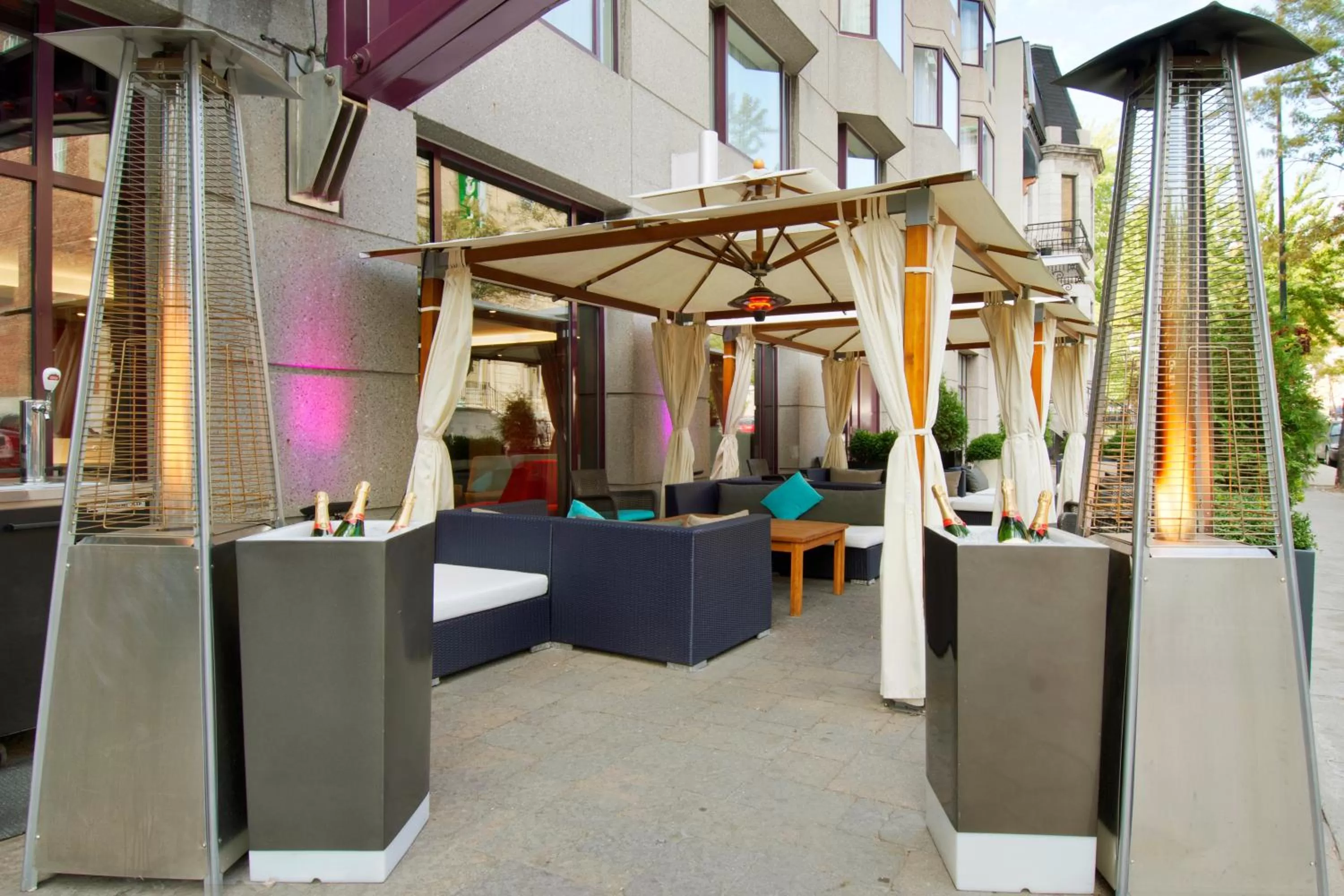 Balcony/Terrace in Novotel Montreal Center