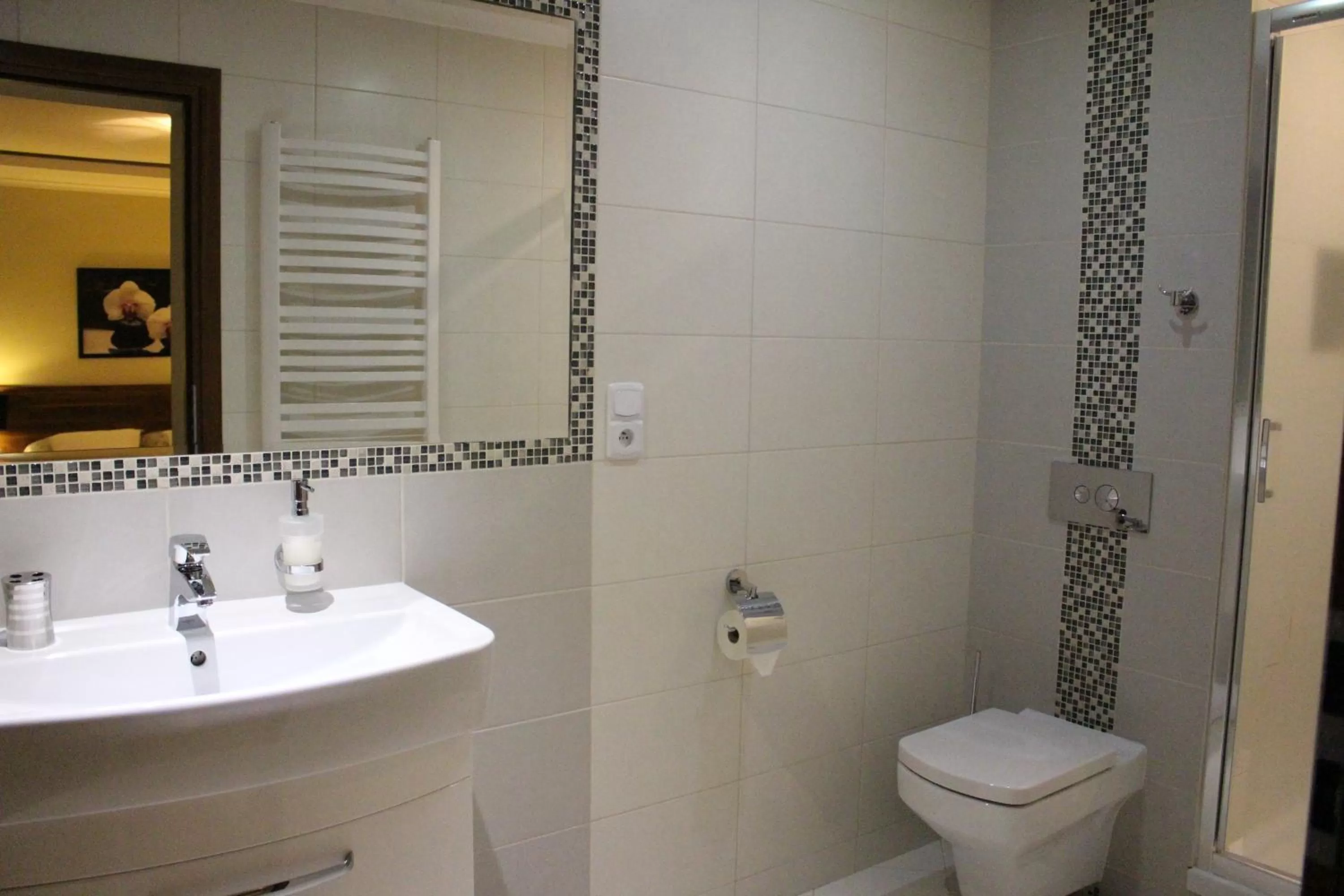 Bathroom in PIANO CAFE b&b