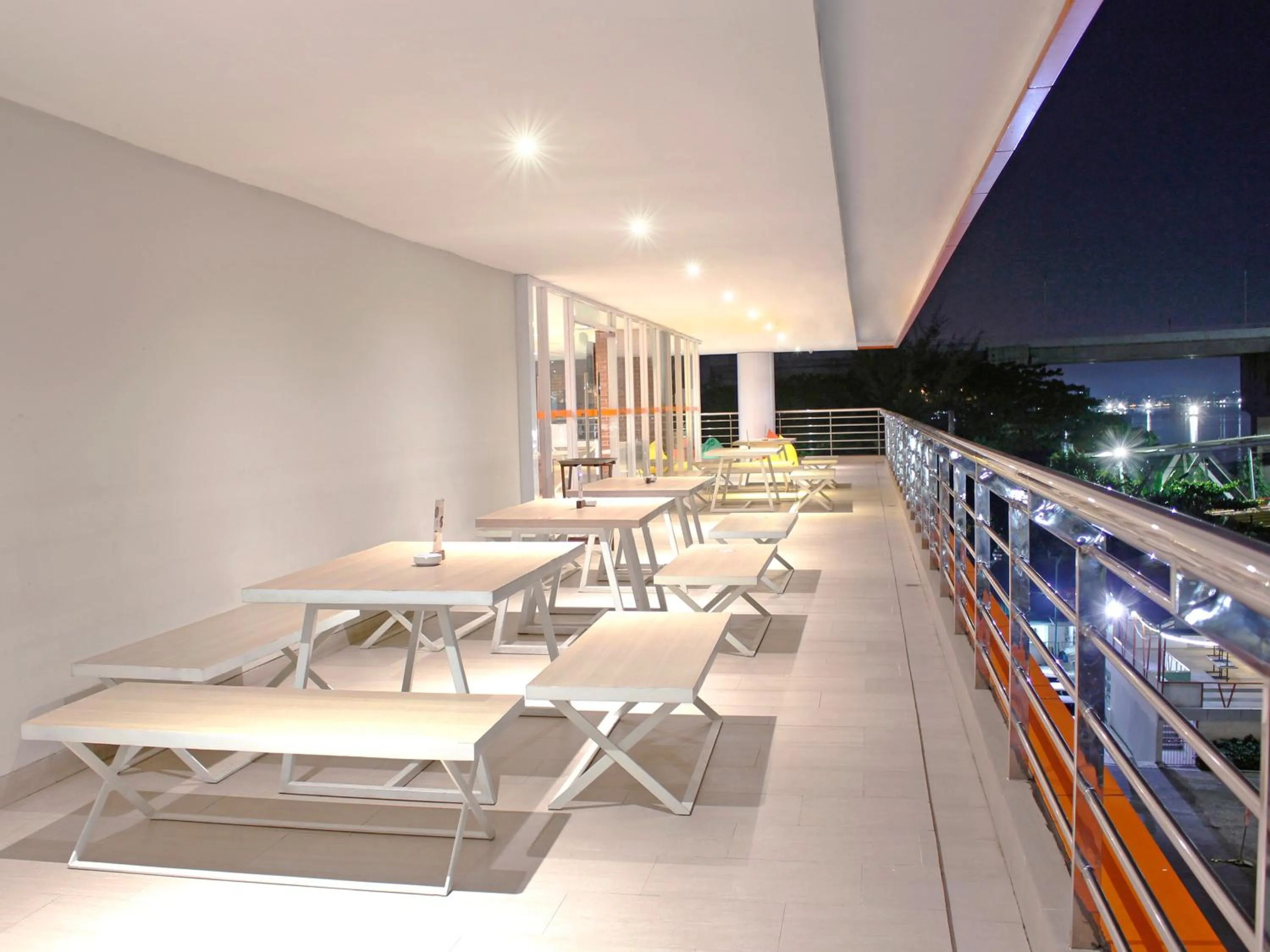 Restaurant/places to eat in HARRIS Hotel Samarinda