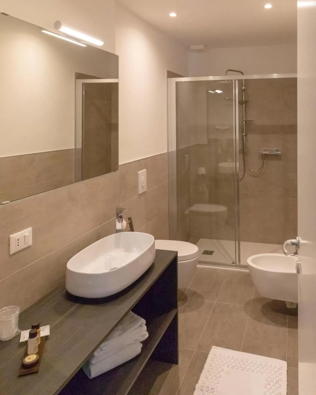 Shower in B&B Fablas