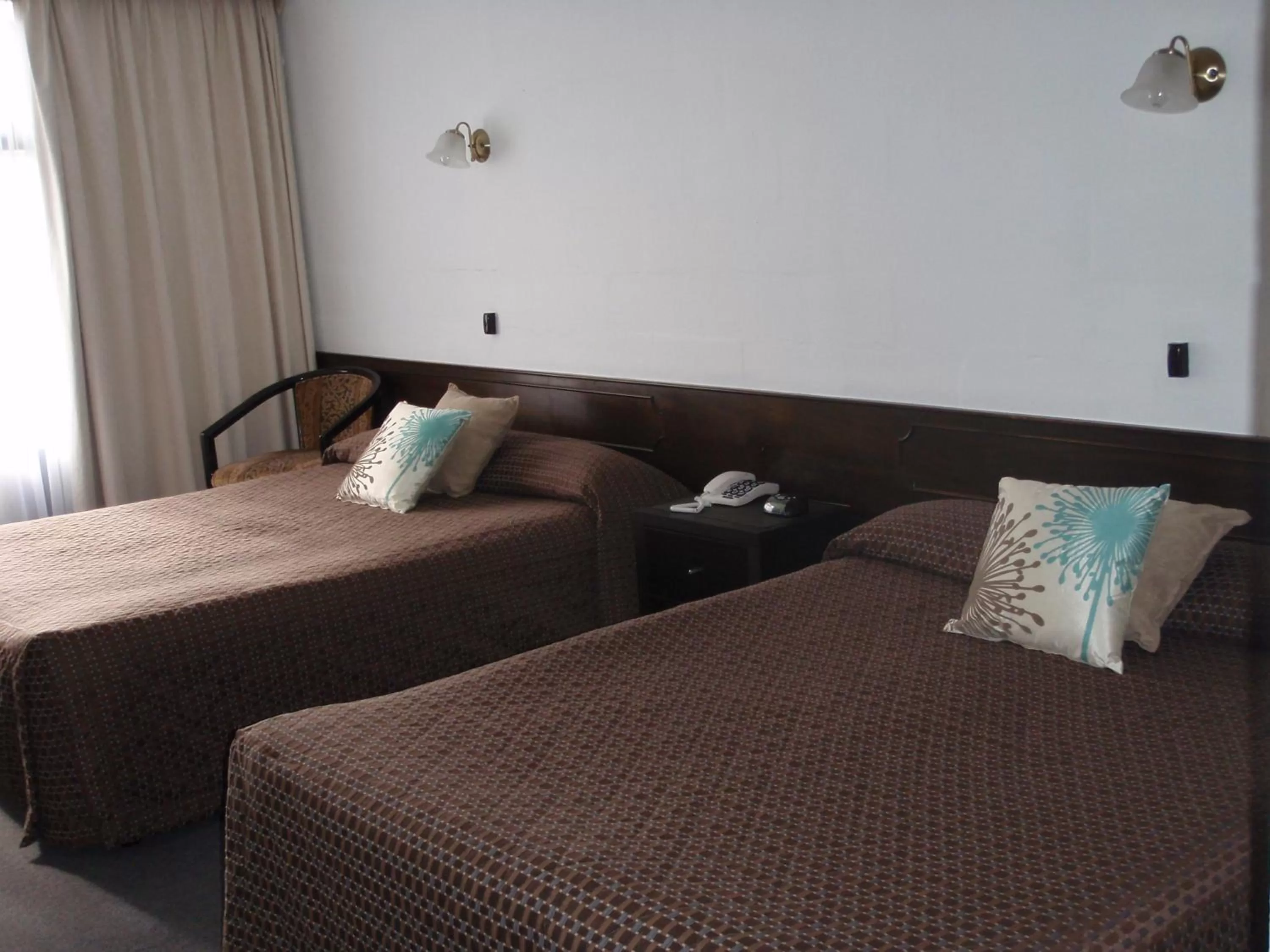 Bedroom, Bed in West Coaster Motel