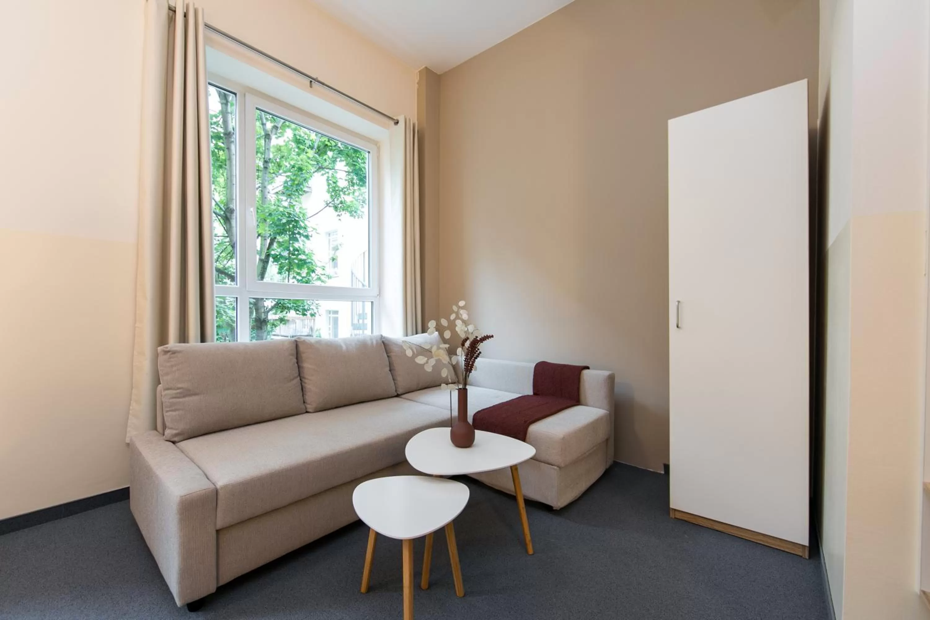 Photo of the whole room in Nu Wave Hotel Berlin - Digital Check-In