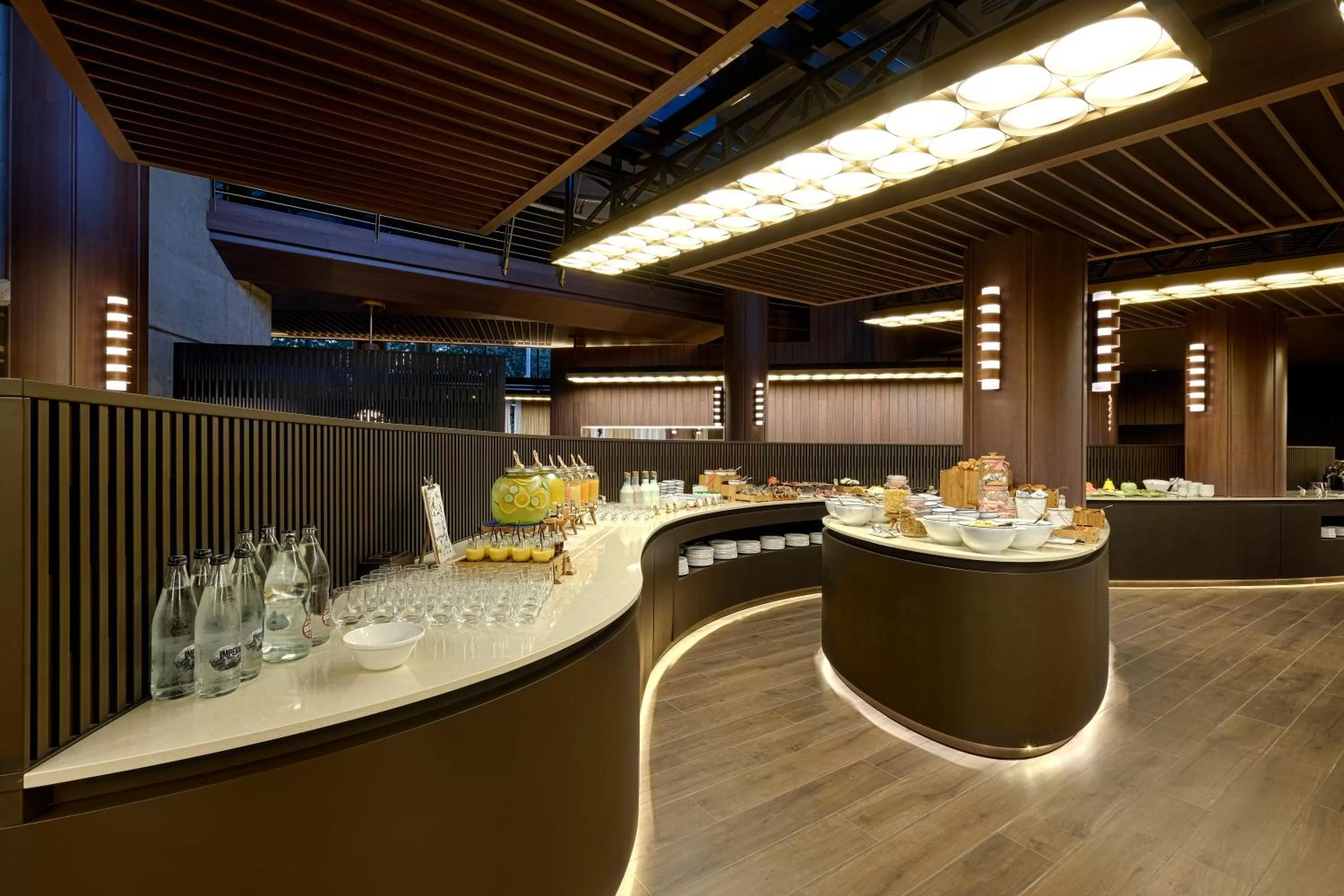 Restaurant/places to eat in Sofitel Barcelona Skipper