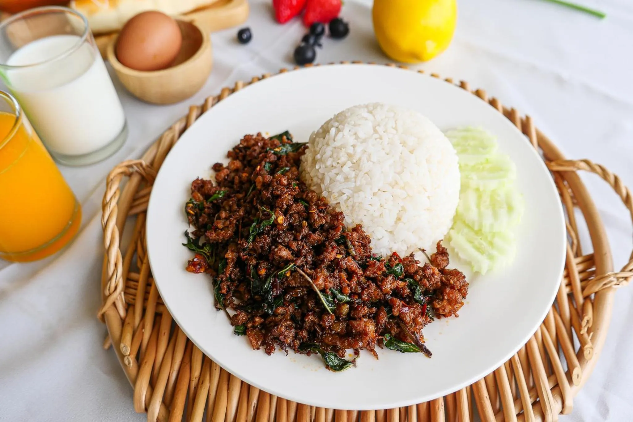 Food and drinks in AU Place Hotel