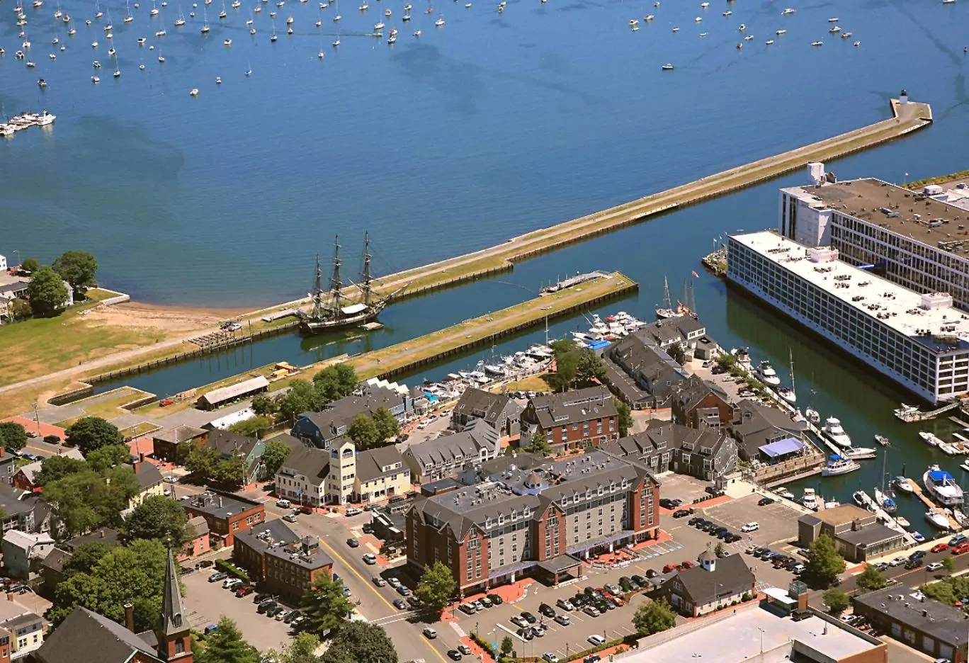Bird's eye view in Salem Waterfront Hotel & Suites