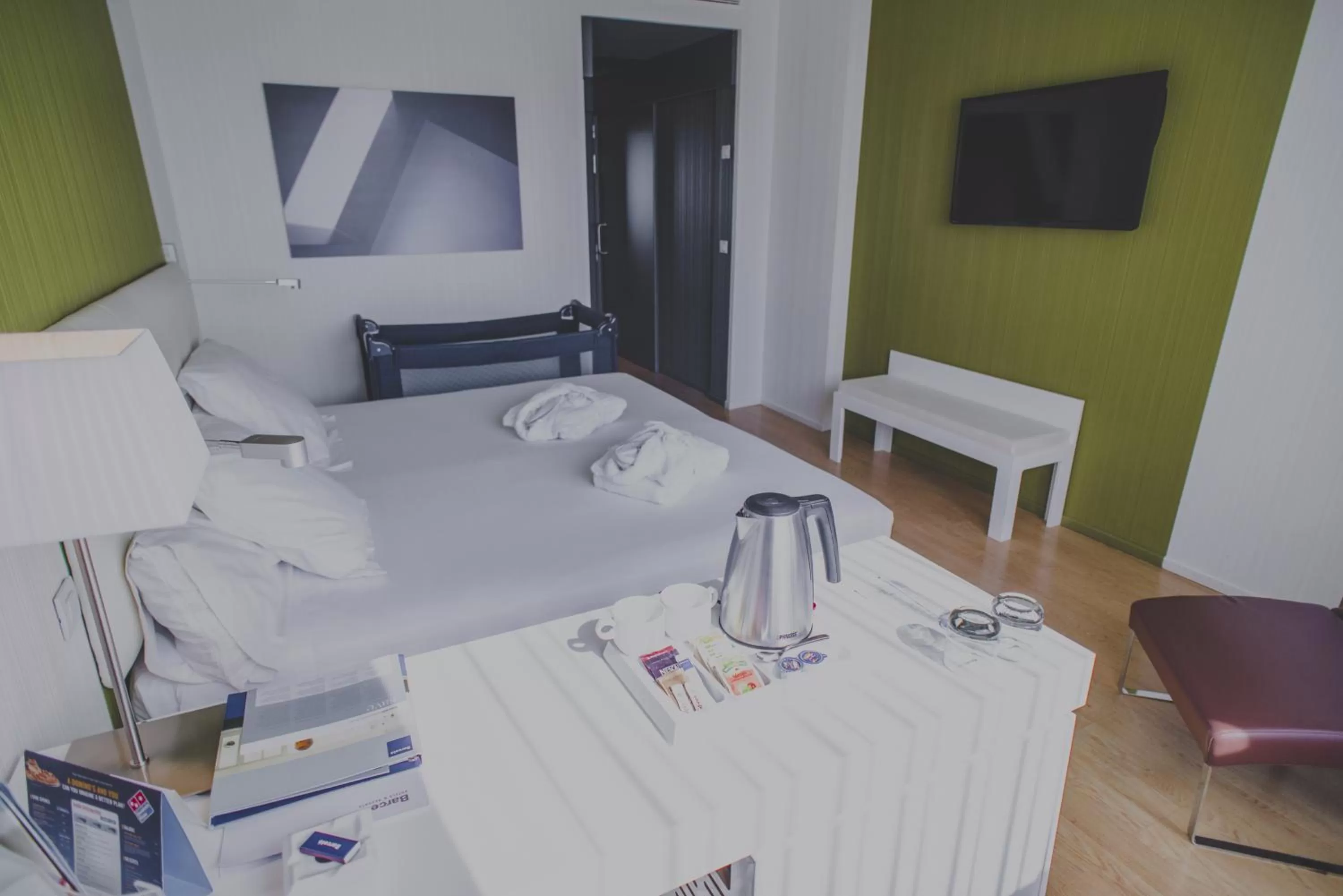 Decorative detail, Bed in Hotel Zentral Castellana Norte