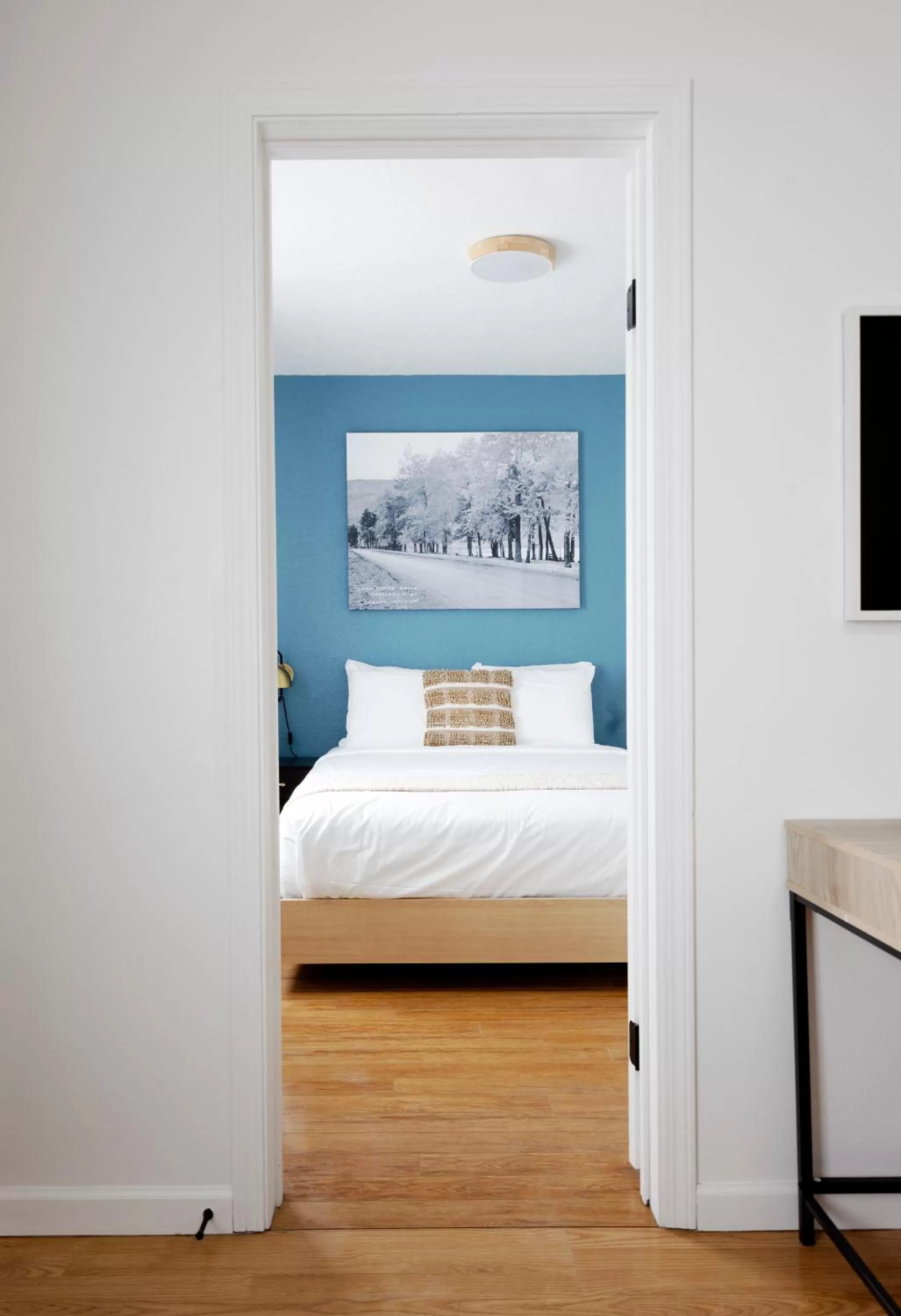 Bedroom, Bed in Kettle Valley Beach Resort