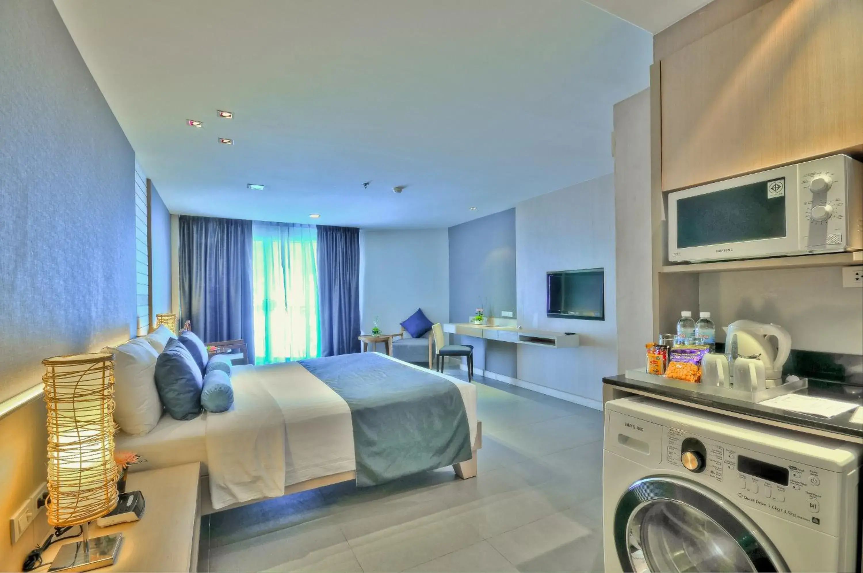Deluxe King Room in ASHLEE Heights Patong Hotel & Suites Deluxe King Room in ASHLEE Heights Patong Hotel & Suites