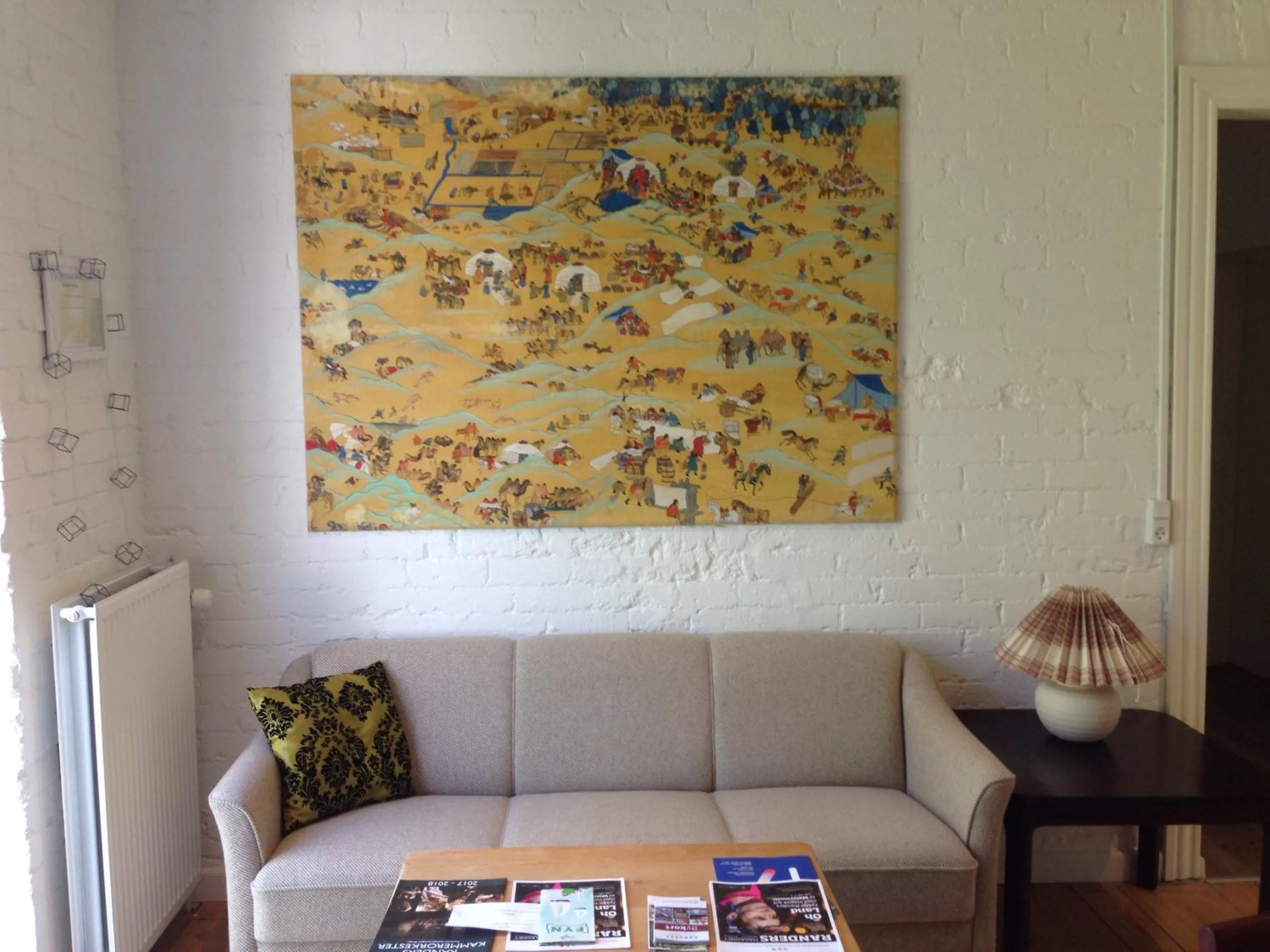 Communal lounge/ TV room, Seating Area in Davaa's Bed & Breakfast