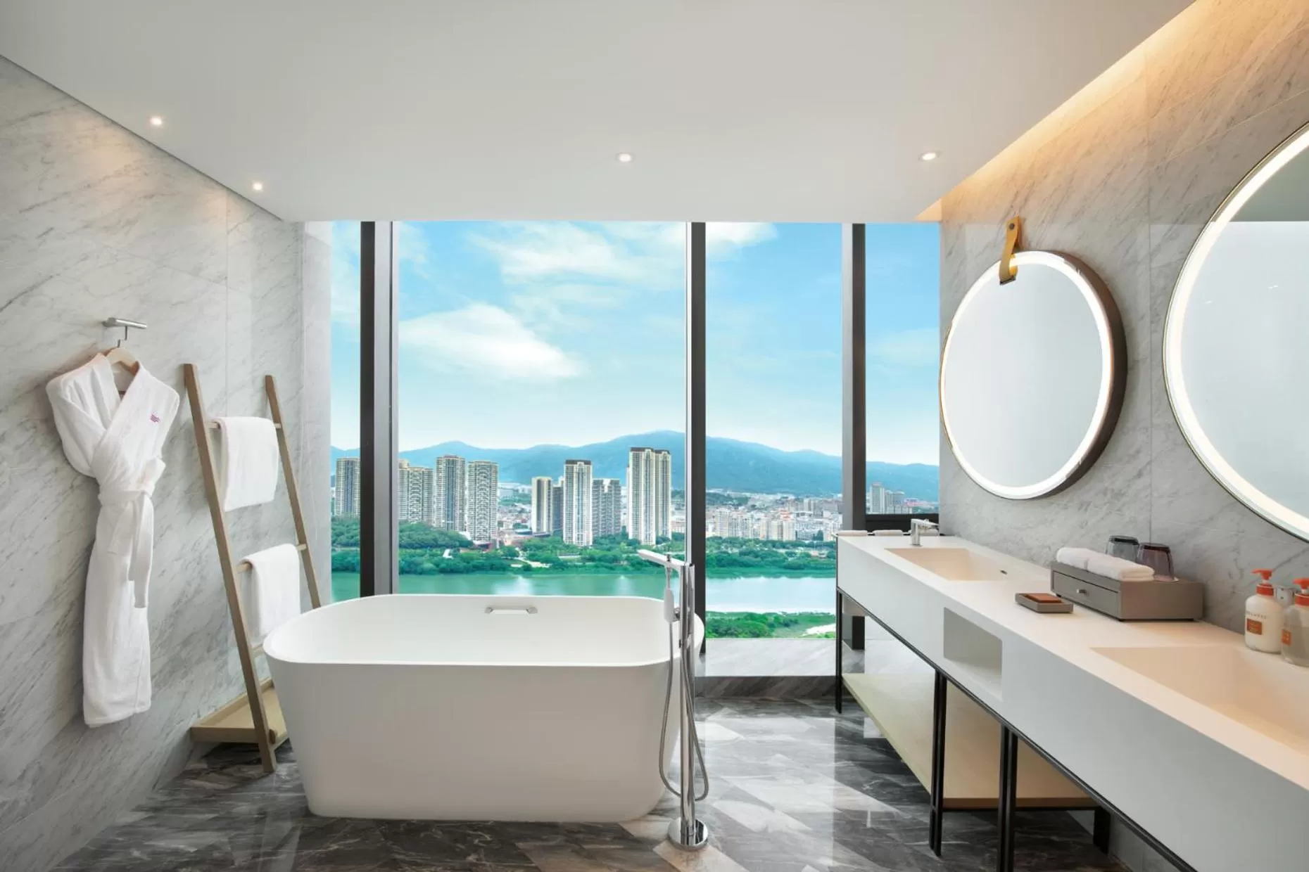 Bathroom in Crowne Plaza Quanzhou Riverview by IHG