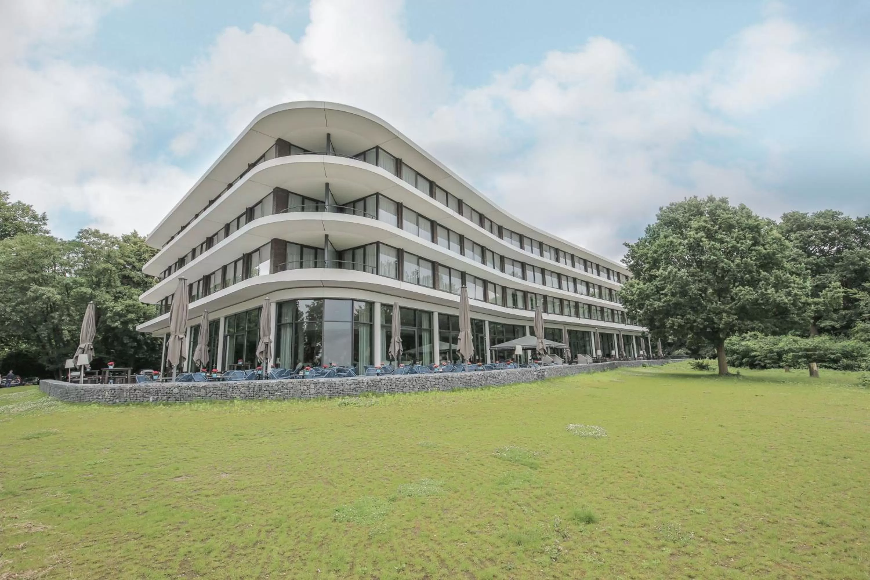 Facade/entrance in Fletcher Hotel-Restaurant de Wageningsche Berg