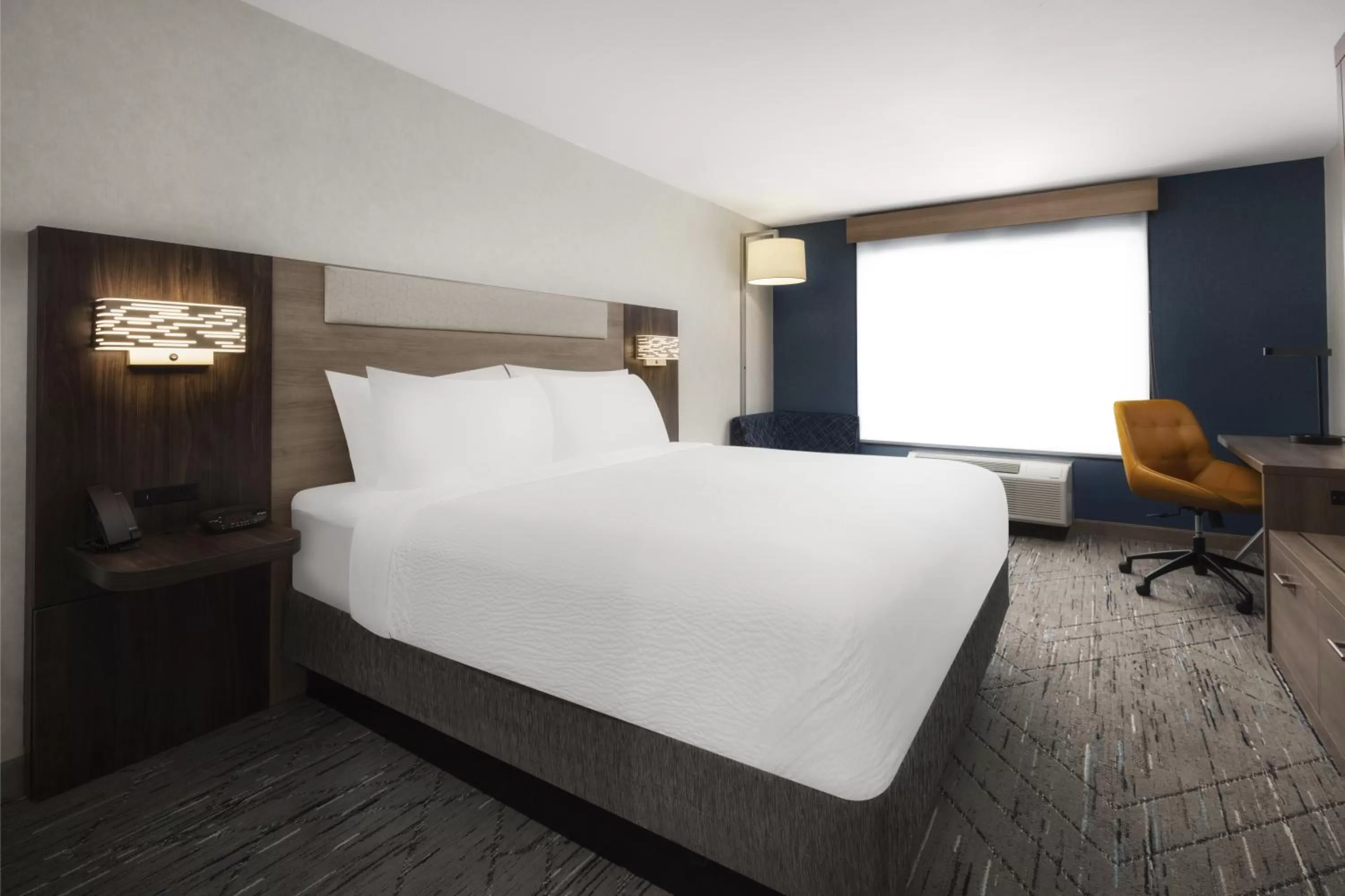 Bed in Holiday Inn Express Bothell by IHG