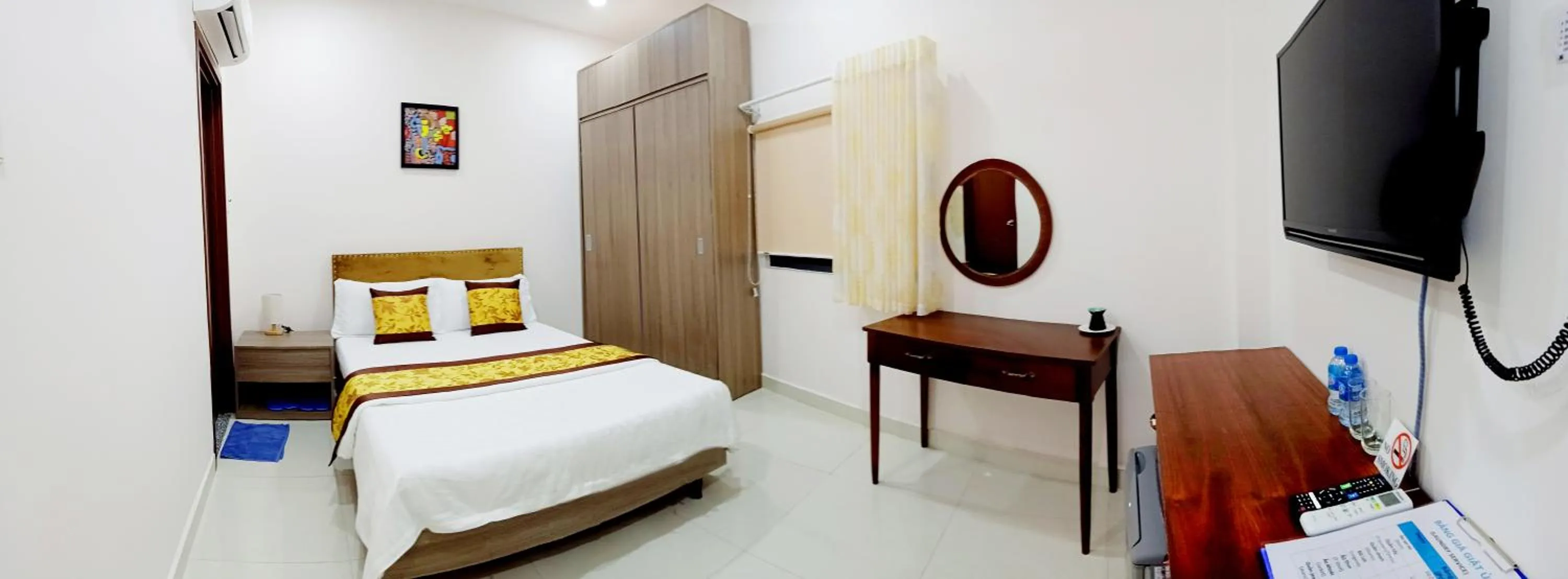 Photo of the whole room, TV/Entertainment Center in K53 Hotel