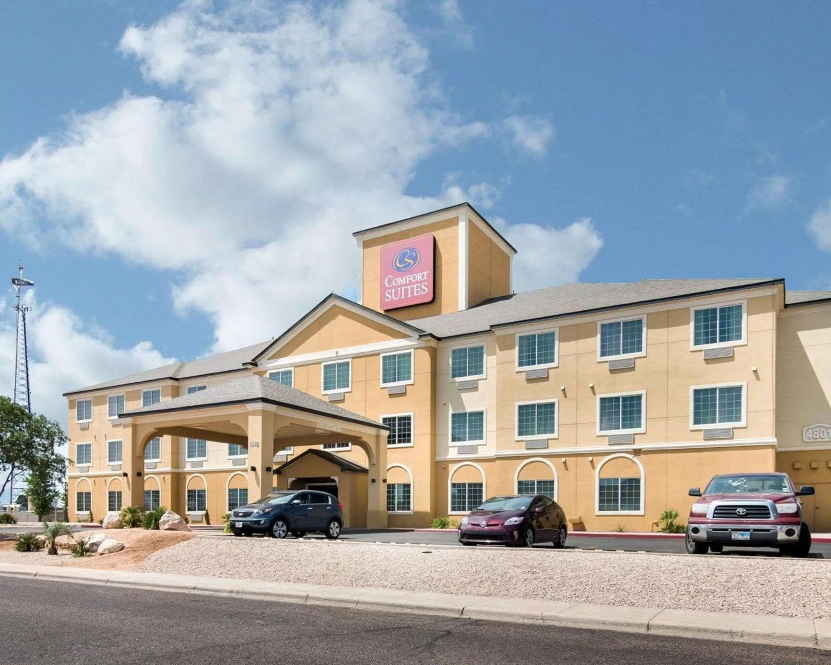 Property building in Comfort Suites Odessa near University