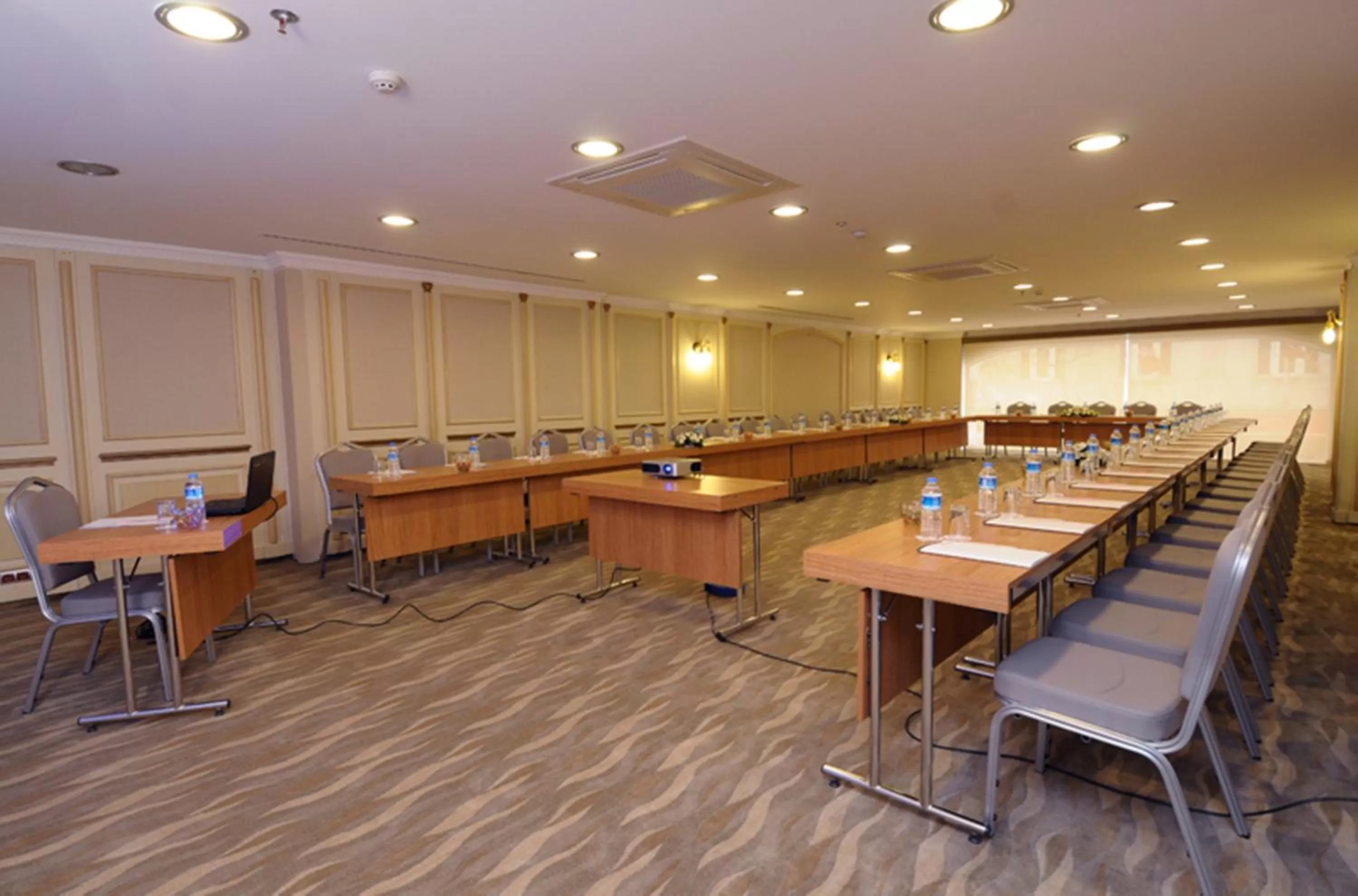 Business facilities in Taksim Gonen Hotel