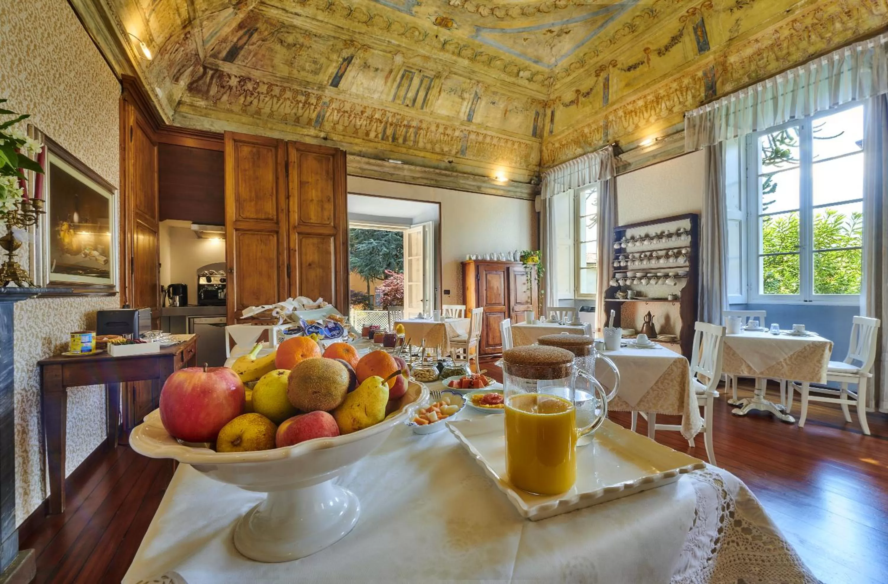 Food and drinks in Villa Annamaria B&B