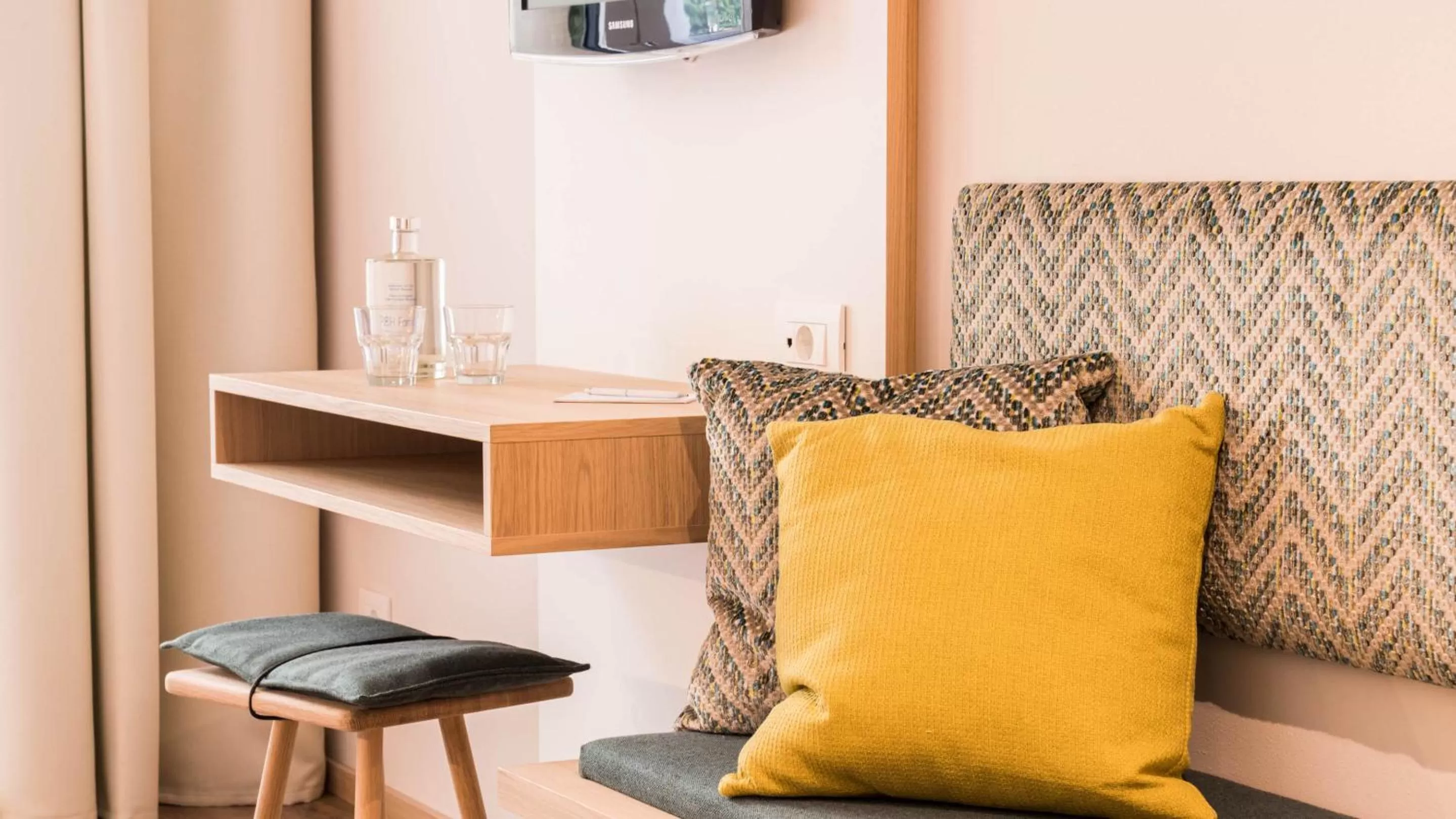 Decorative detail in Flora Hotel & Suites