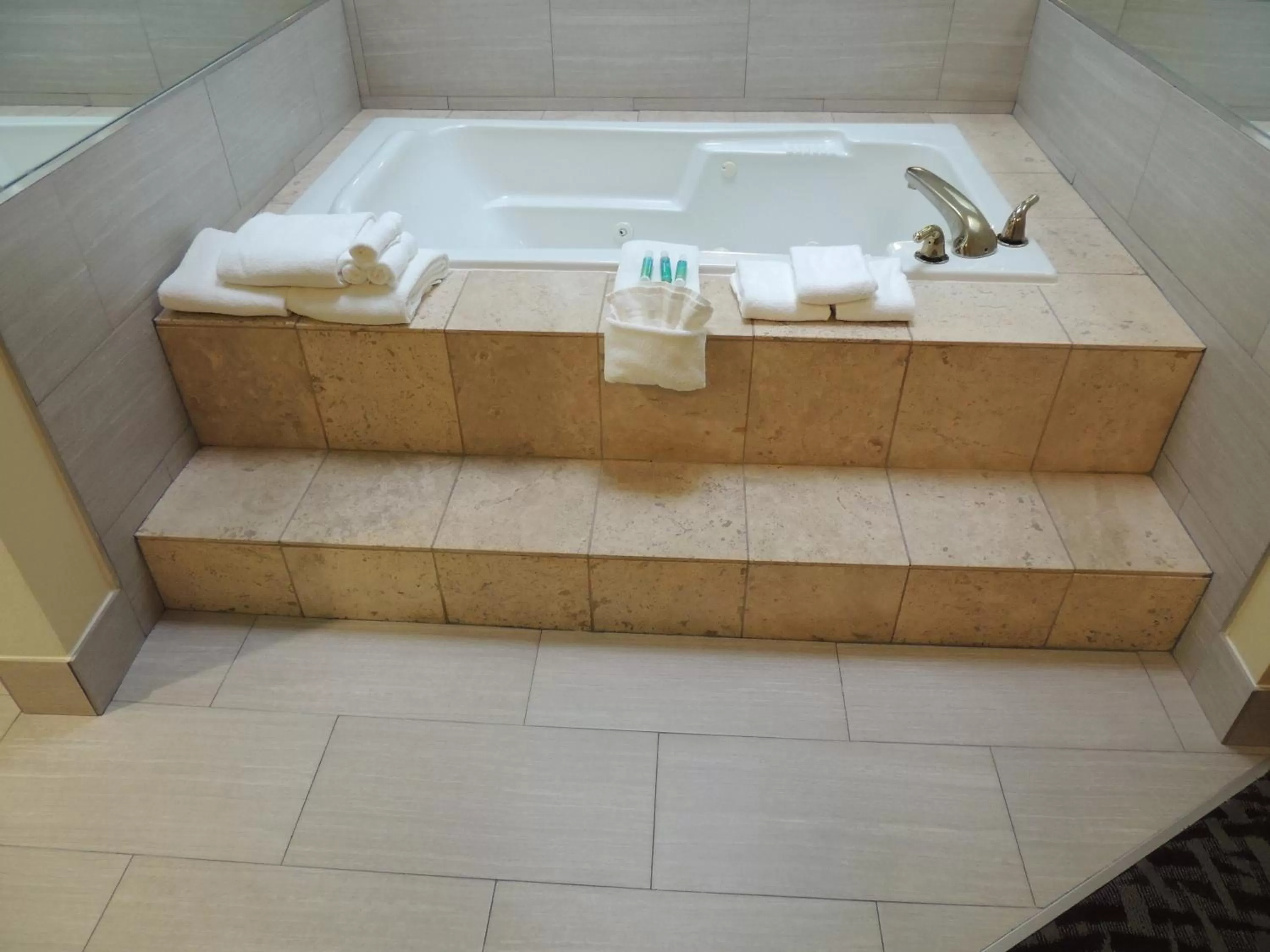 Photo of the whole room in Holiday Inn Express Trussville by IHG