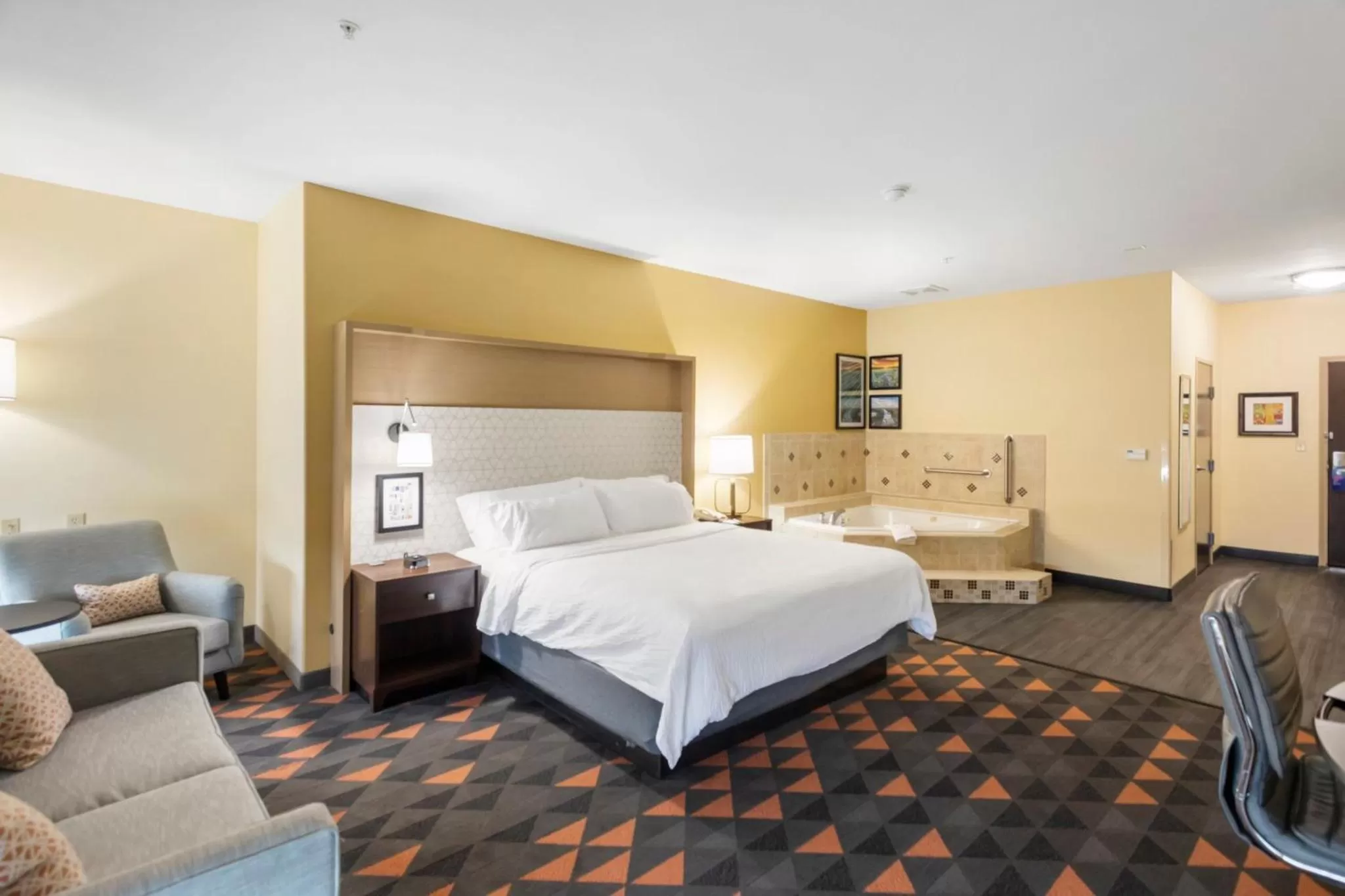 Bedroom, Bed in Holiday Inn Hotel & Suites Waco Northwest by IHG