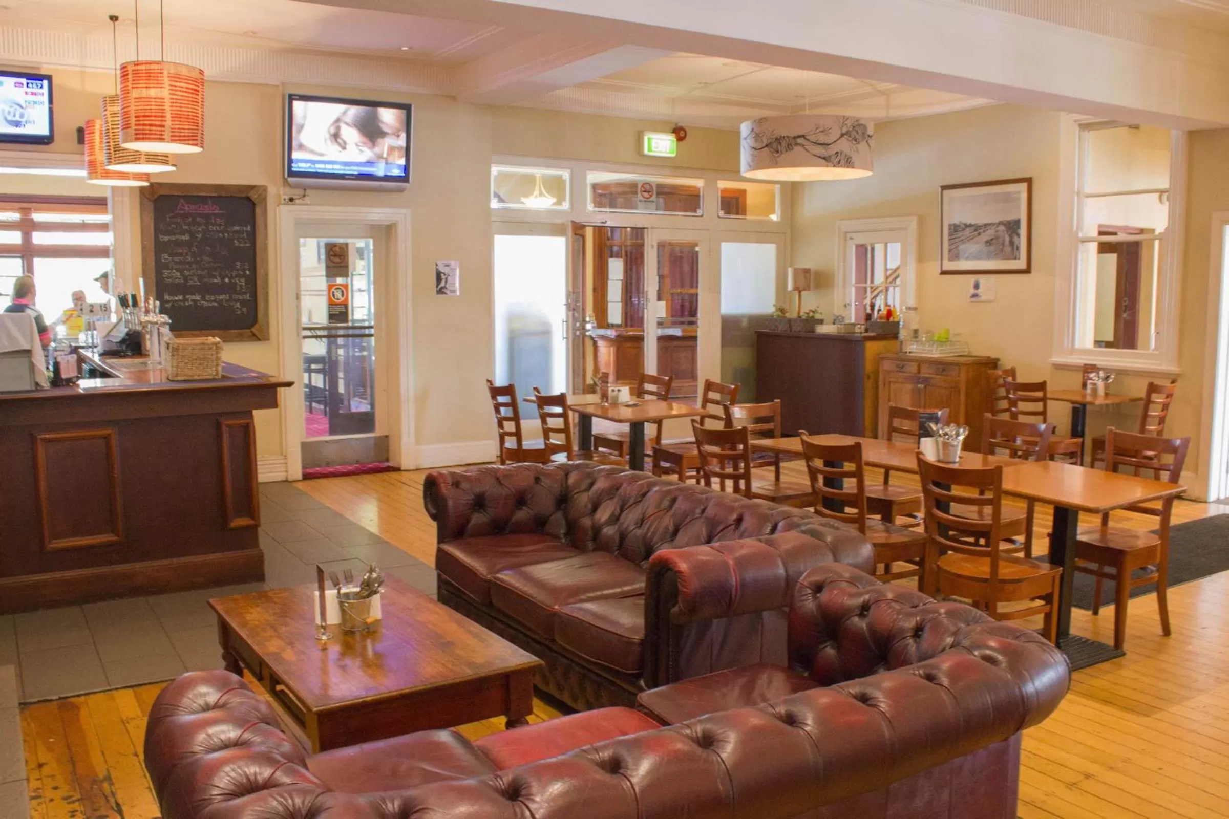 Restaurant/places to eat in Gardners Inn Hotel