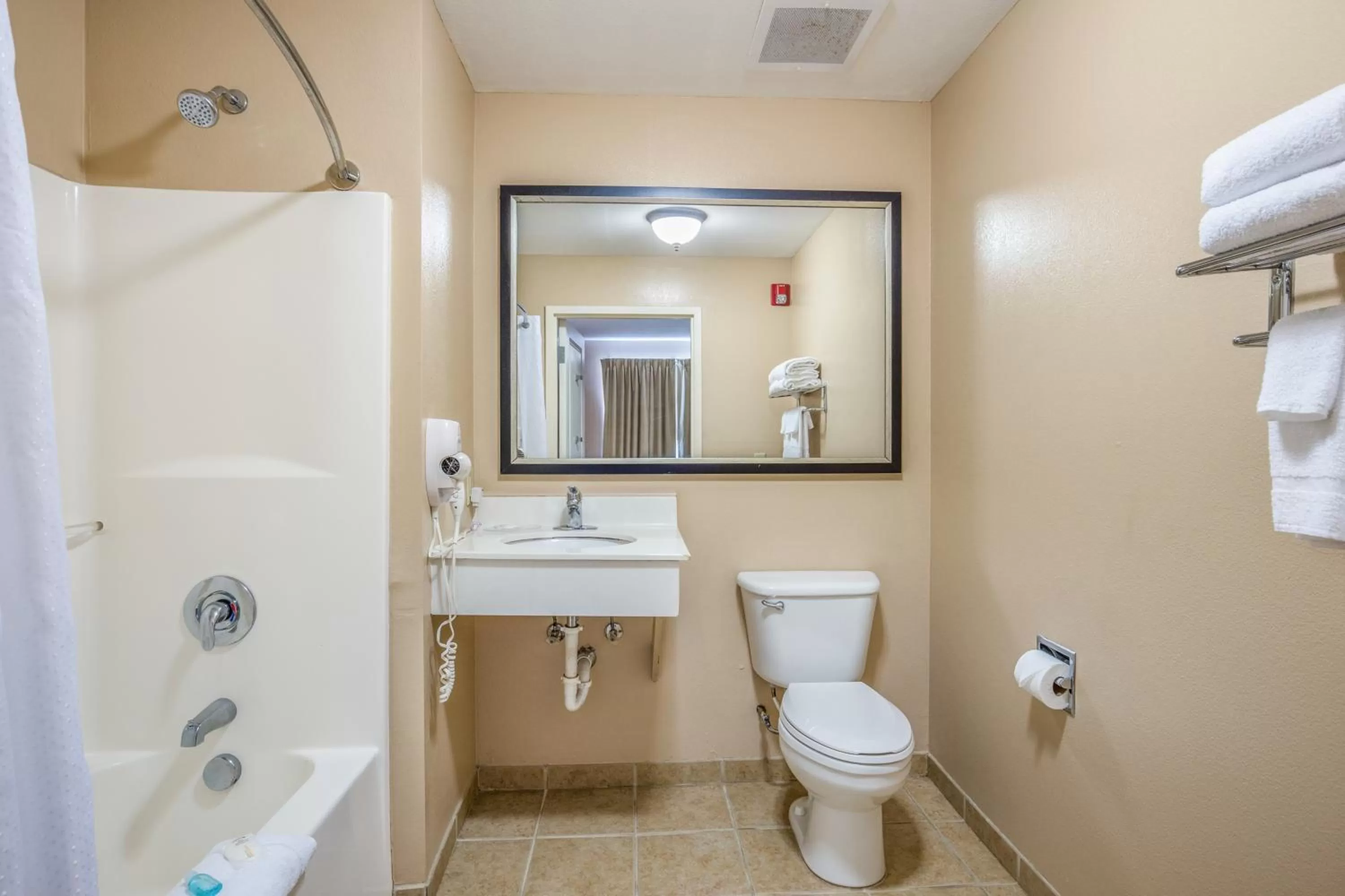 Bathroom in MainStay Suites Port Saint Joe South