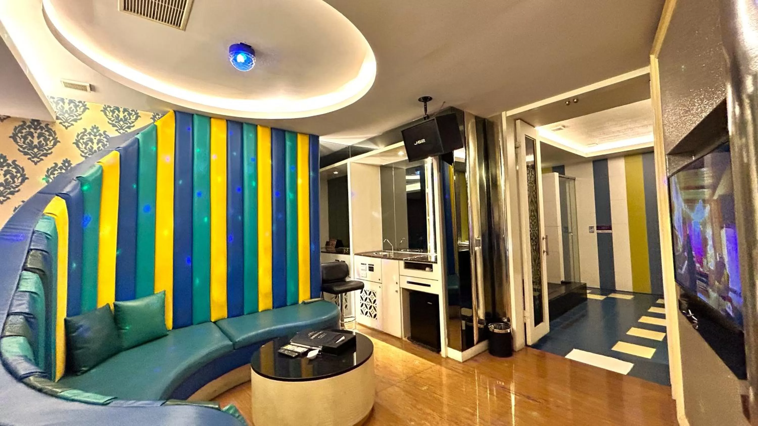 Living room in Shining Motel