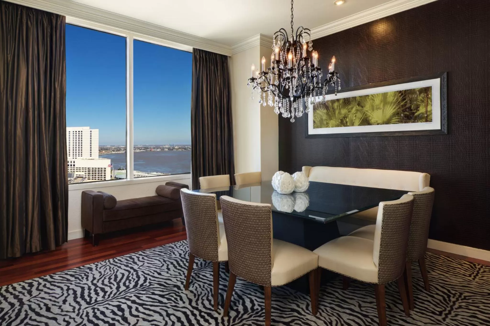 Bedroom in Loews New Orleans Hotel