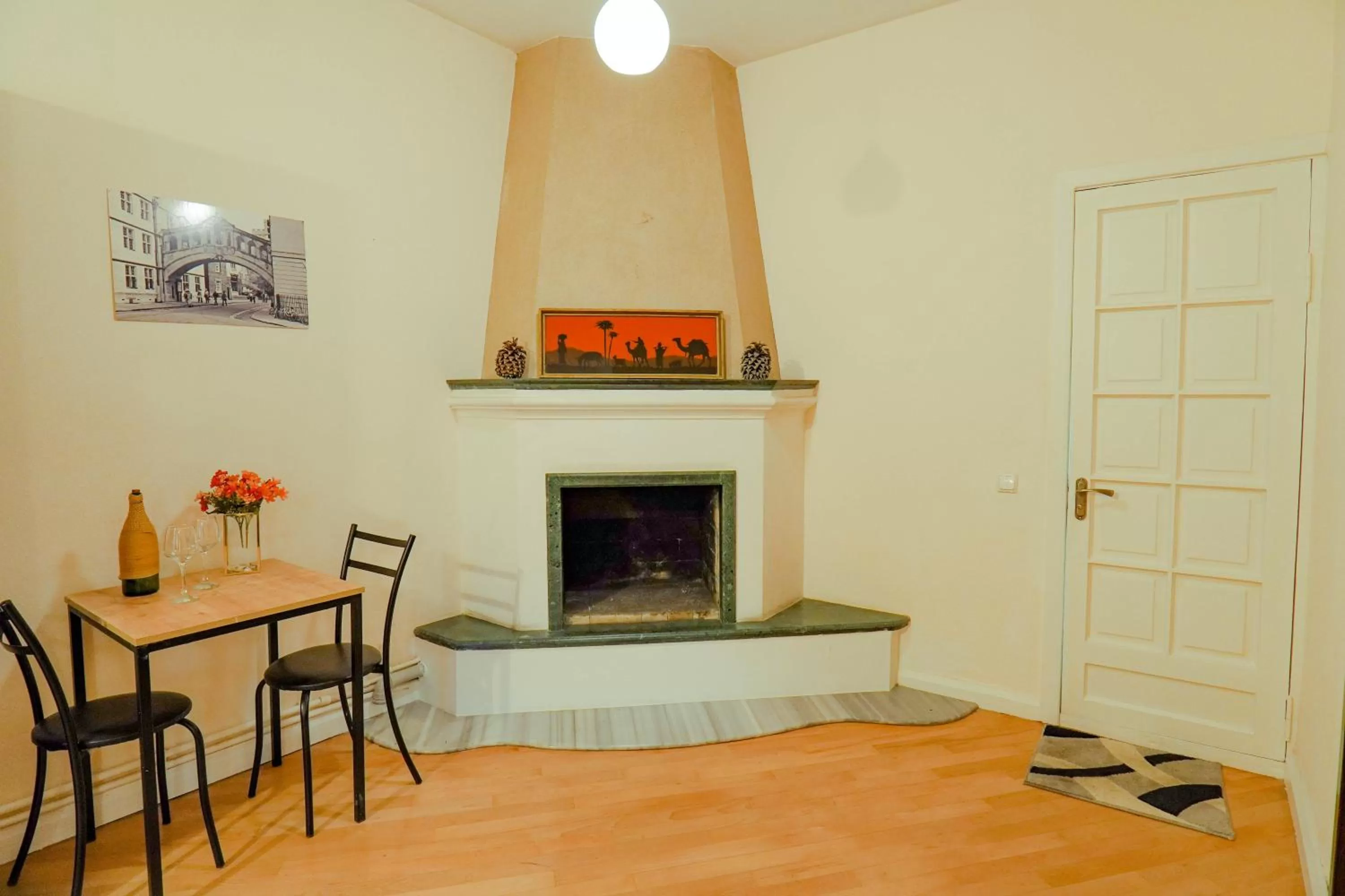 Bedroom, Dining Area in Check-In Hotel