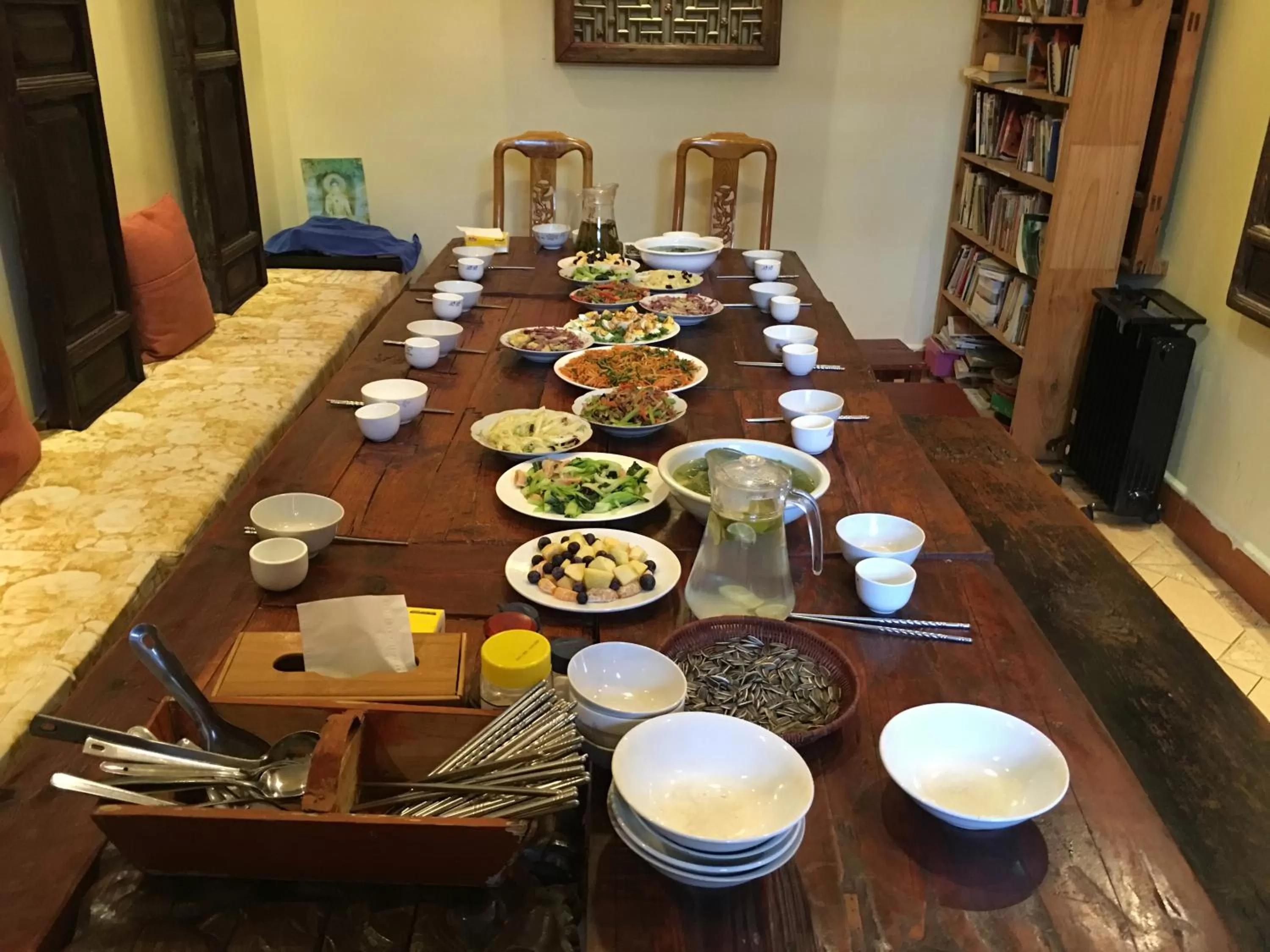 Restaurant/Places to Eat in The Lily Pad Inn