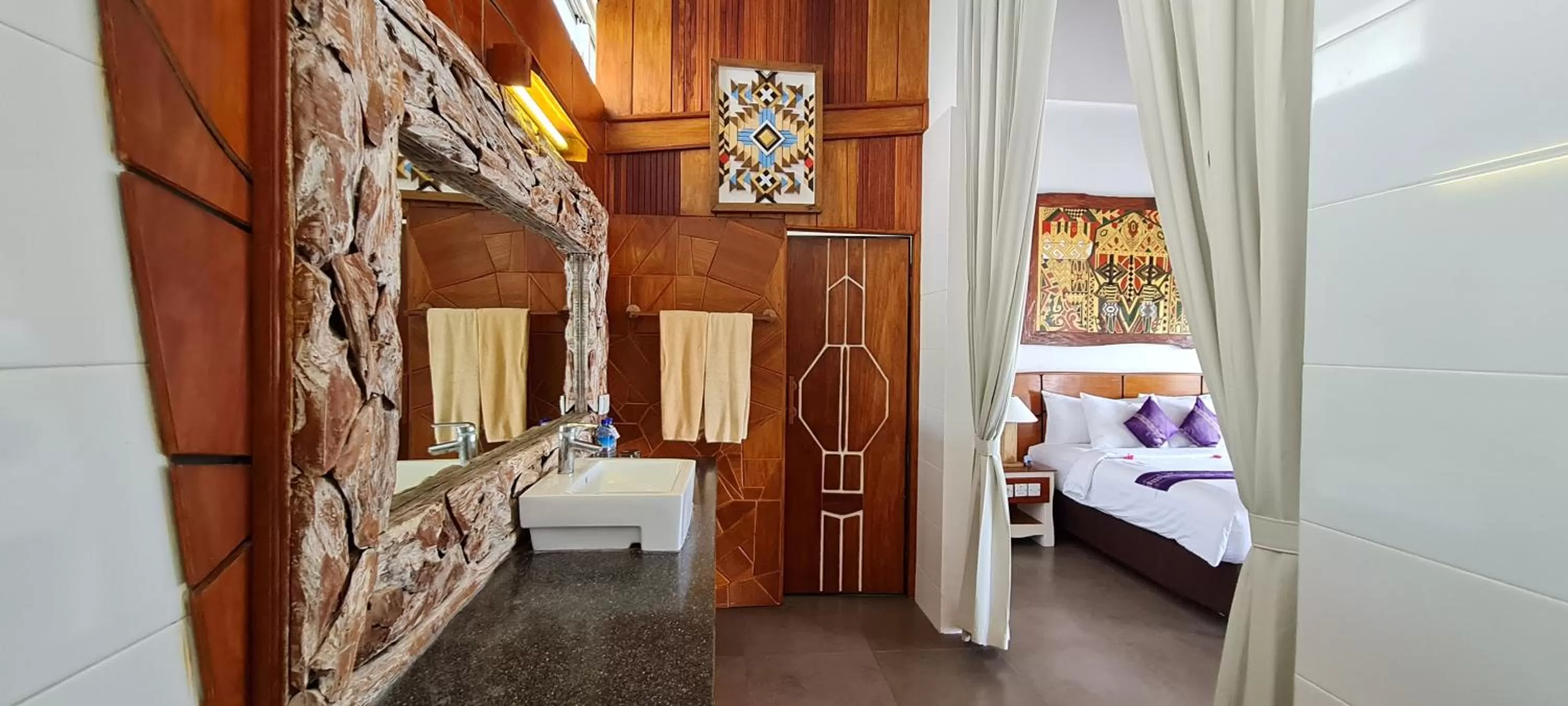 Bathroom, Bed in The Trawangan Resort