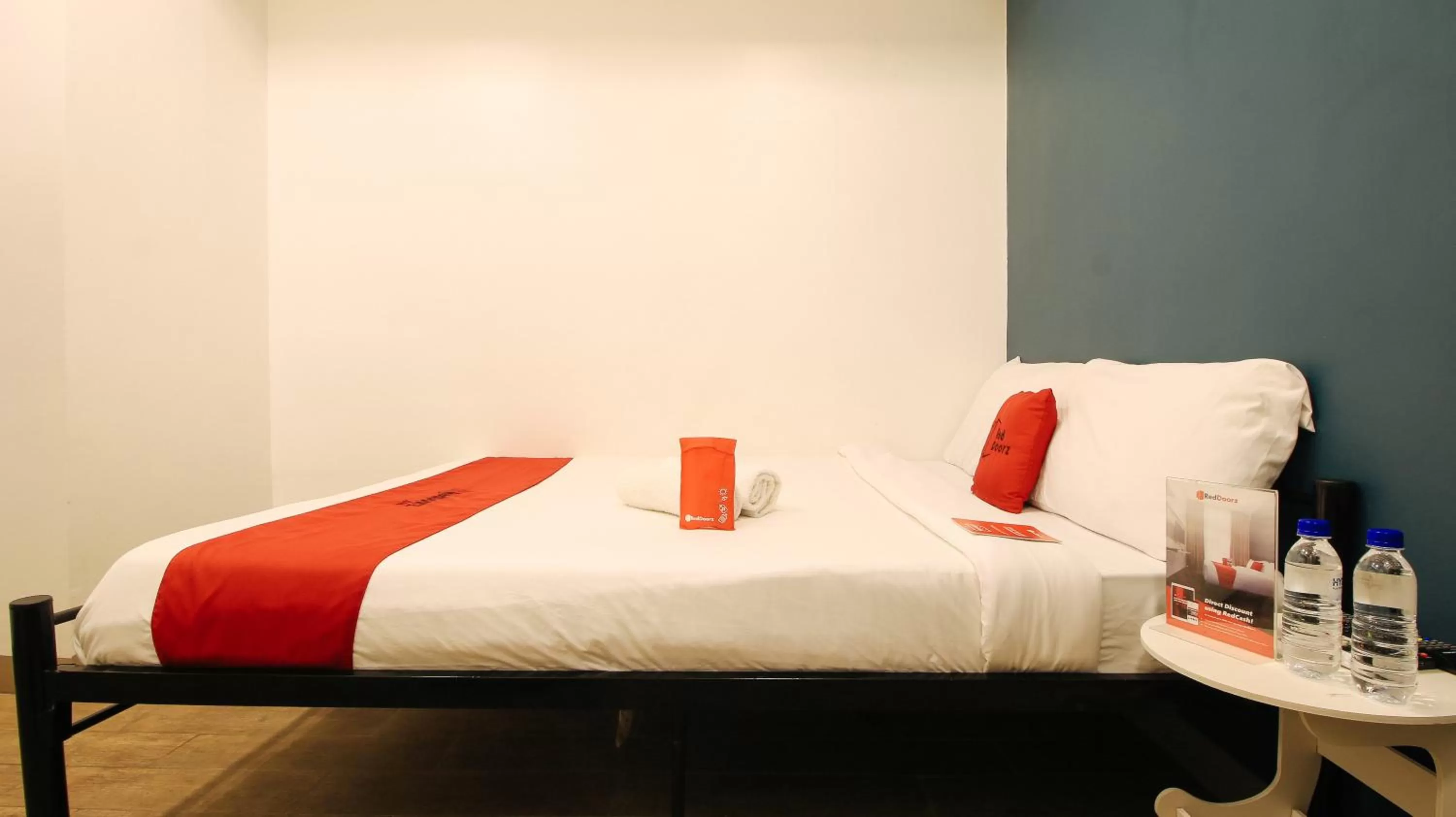 Bed in RedDoorz Plus @ San Marcelino Malate