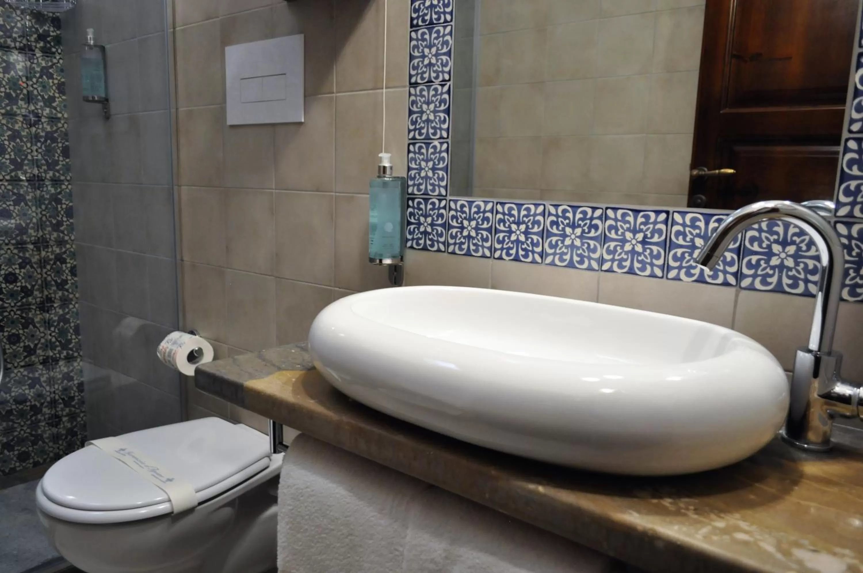 Bathroom in Al-Tair
