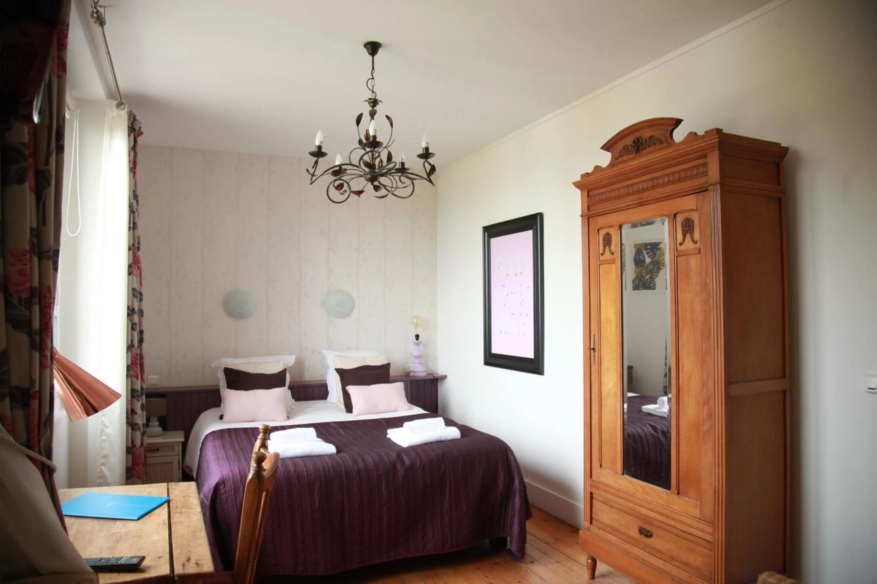 Photo of the whole room, Bed in HOTEL BELLEVUE