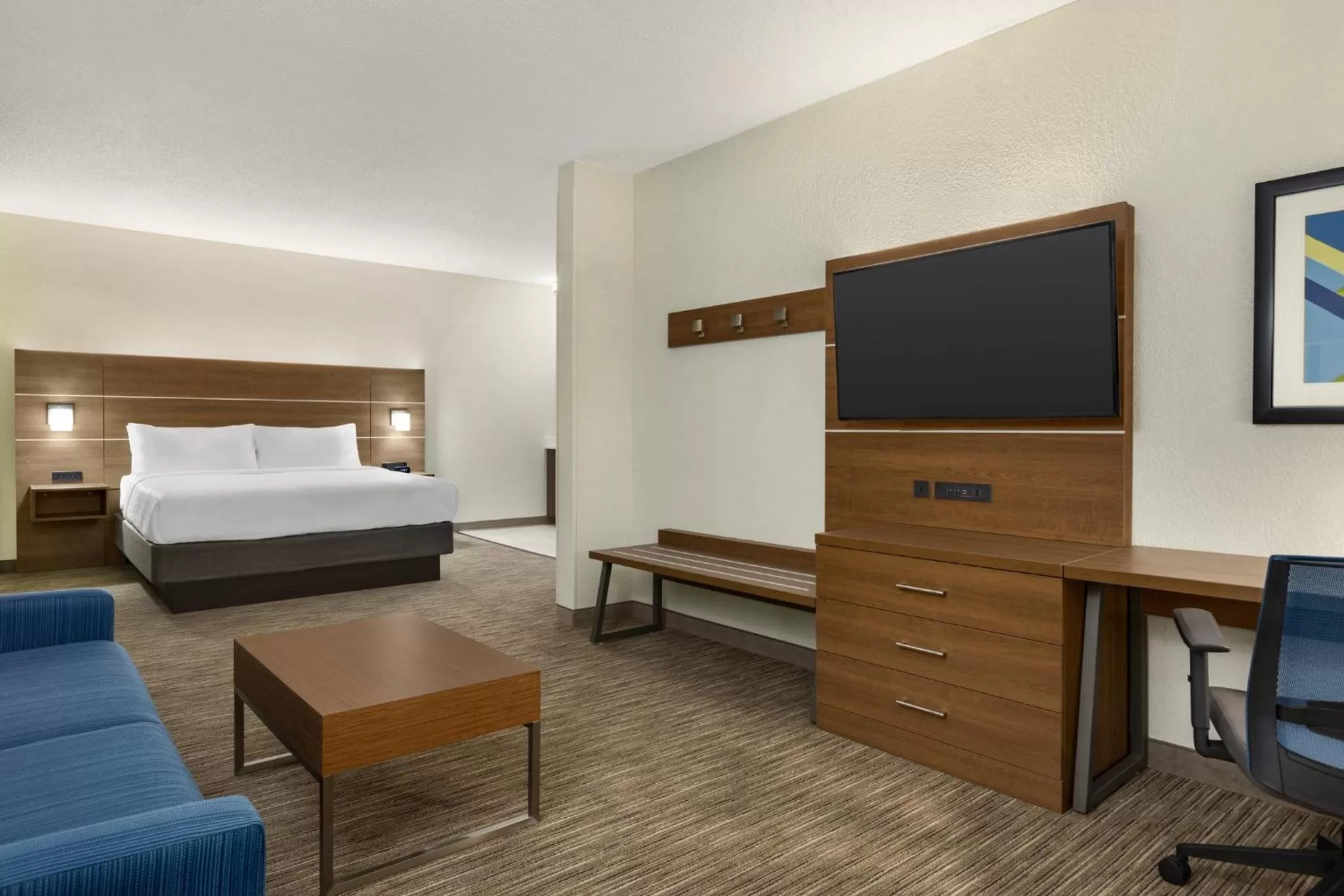 Photo of the whole room, Bed in Holiday Inn Express Hotel and Suites Akron South-Airport Area by IHG