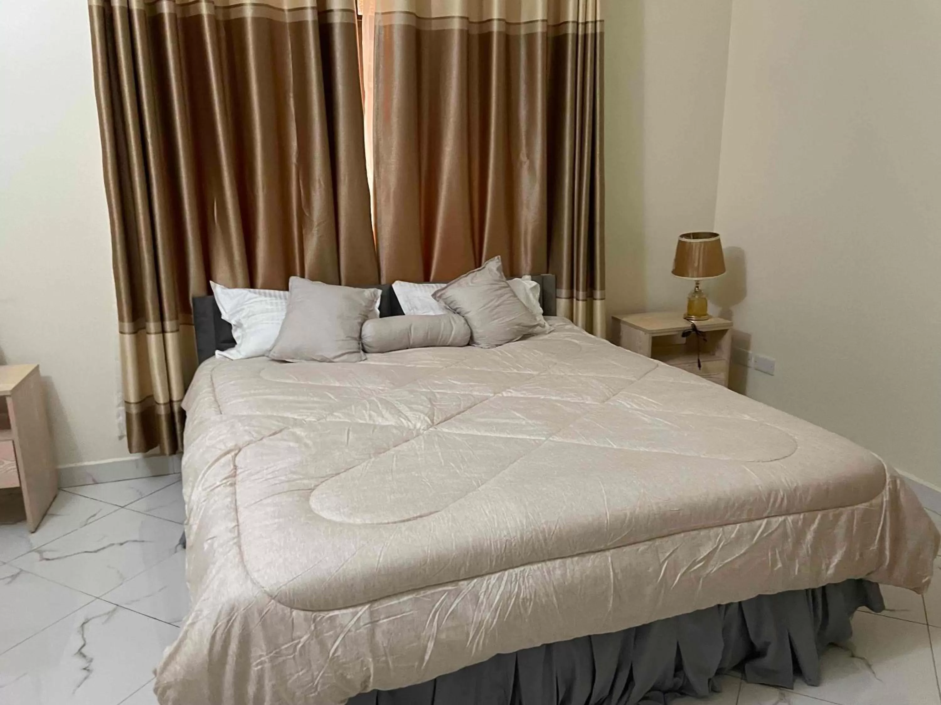 Bedroom, Bed in Jaffa Suites