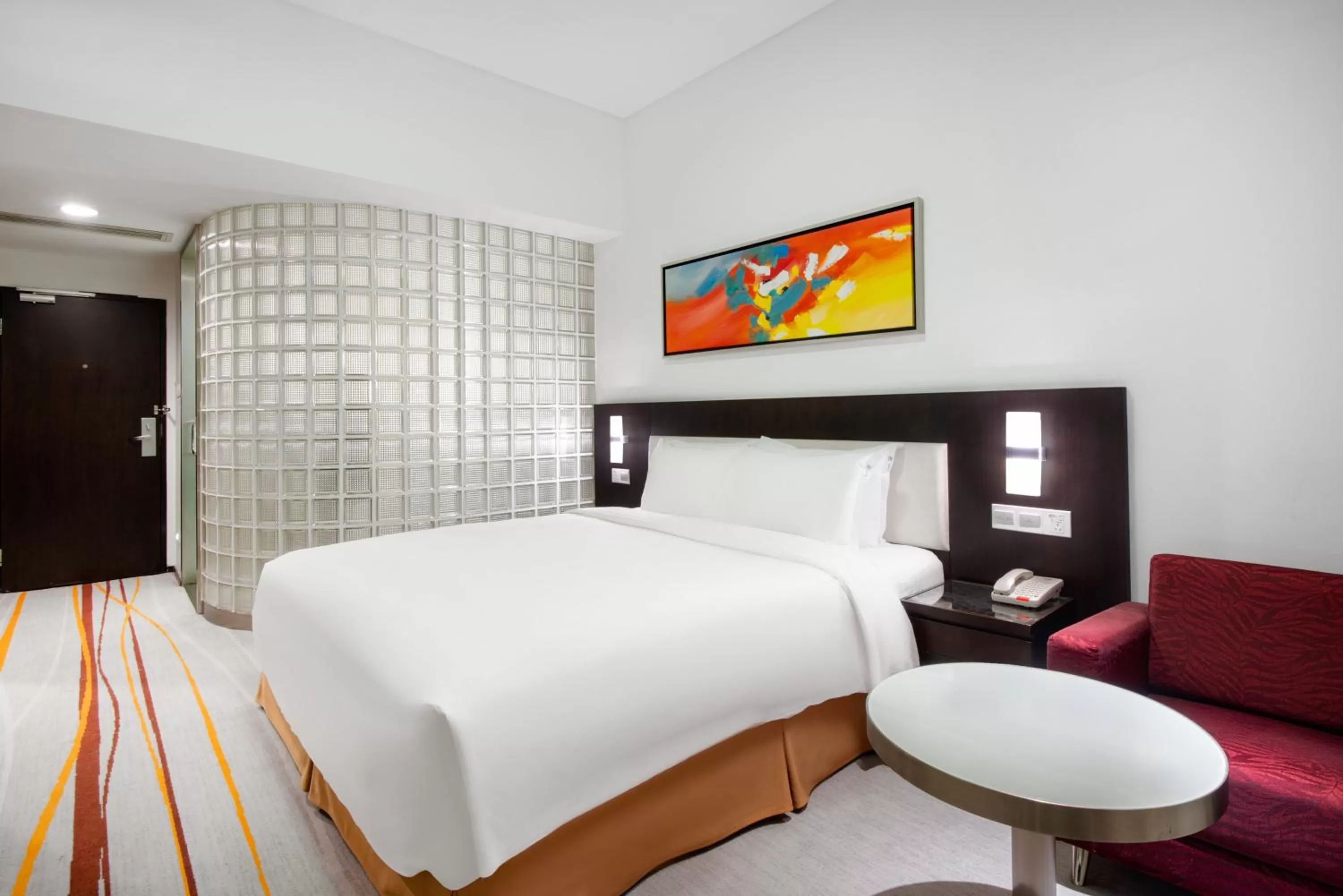 Photo of the whole room, Bed in Holiday Inn Express Chengdu Gulou-Tianfu Square Chunxi Road Branch