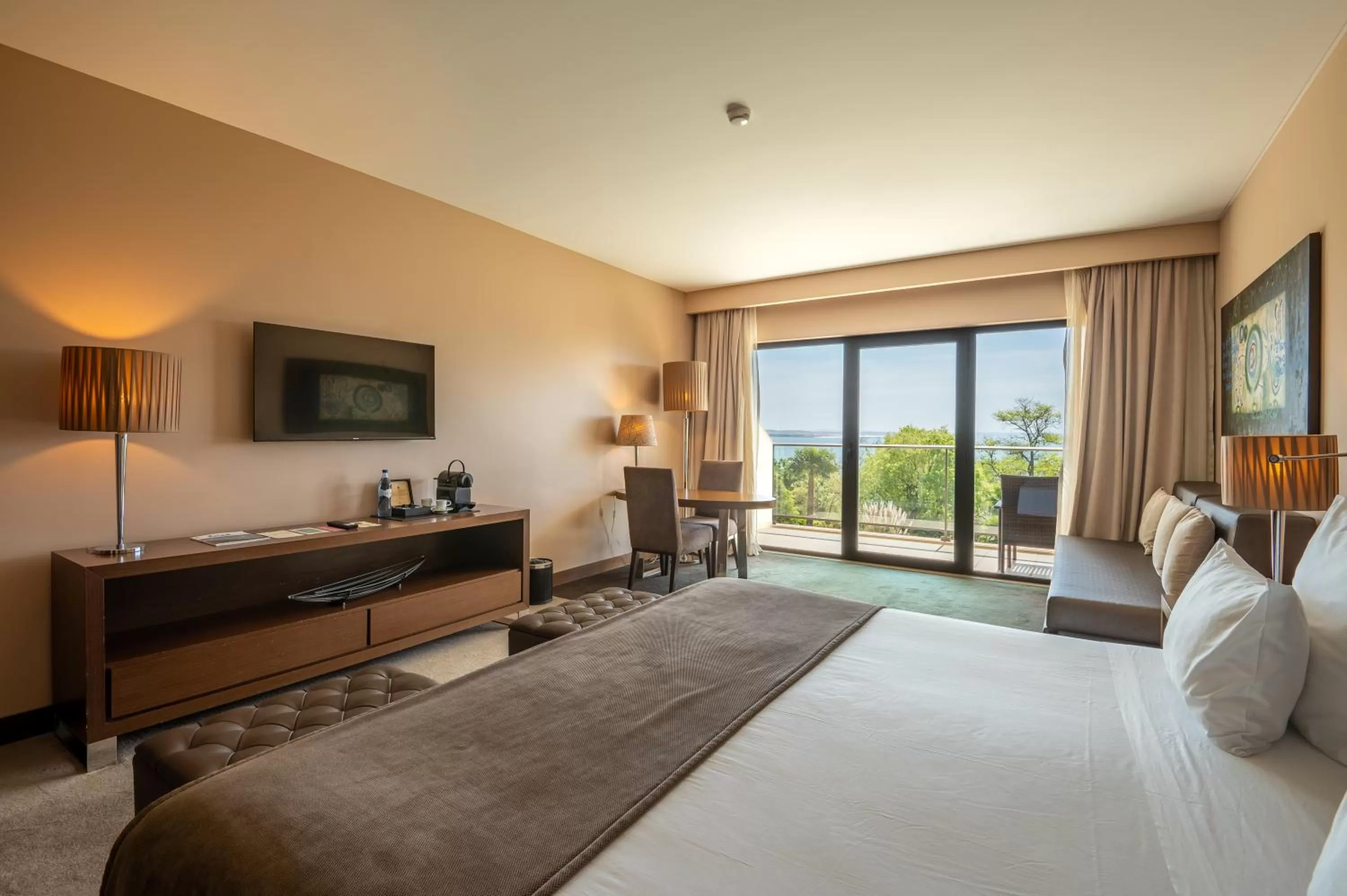 Bedroom, Bed in Vila Gale Collection Palácio dos Arcos