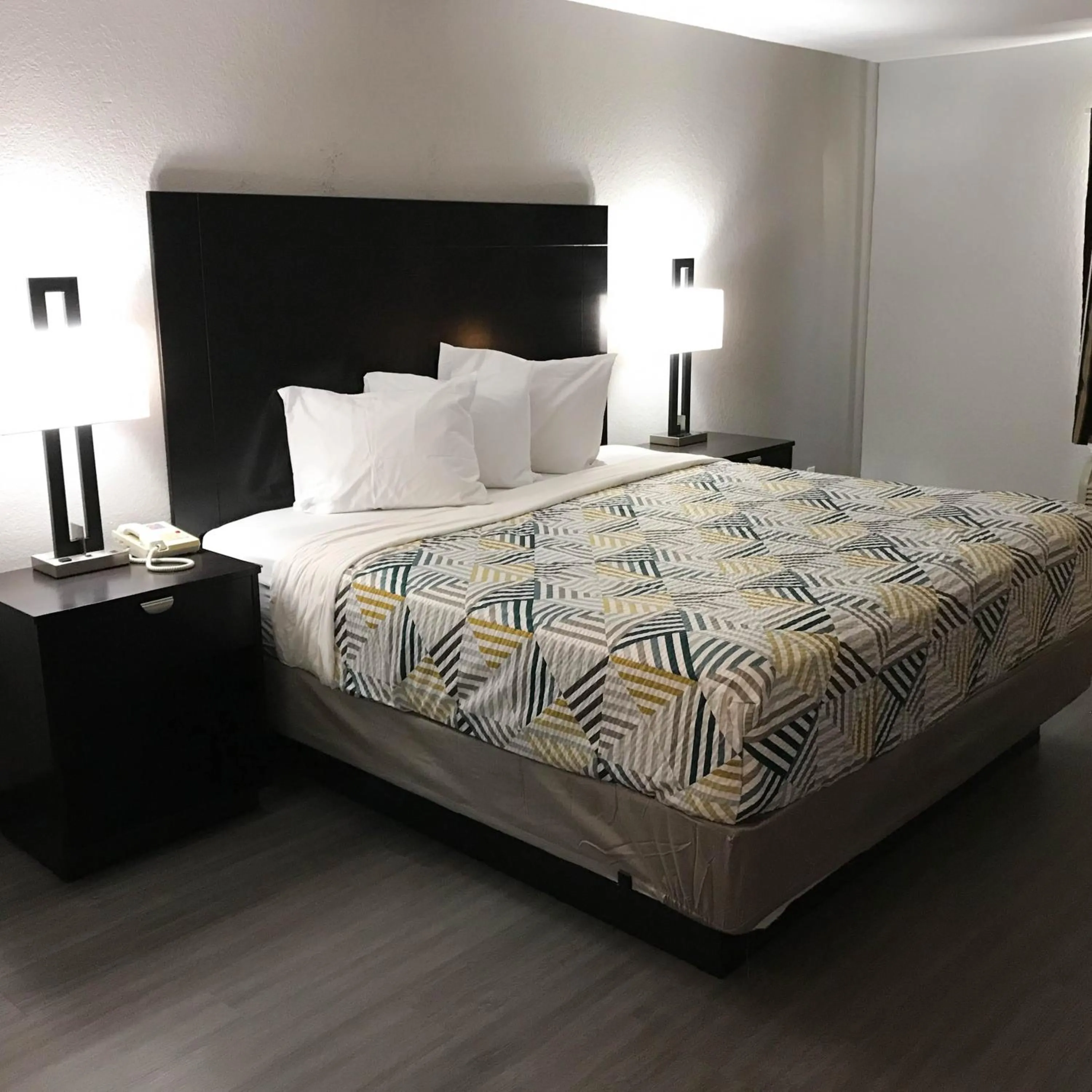 Bedroom in Motel 6 - Bartlesville, OK