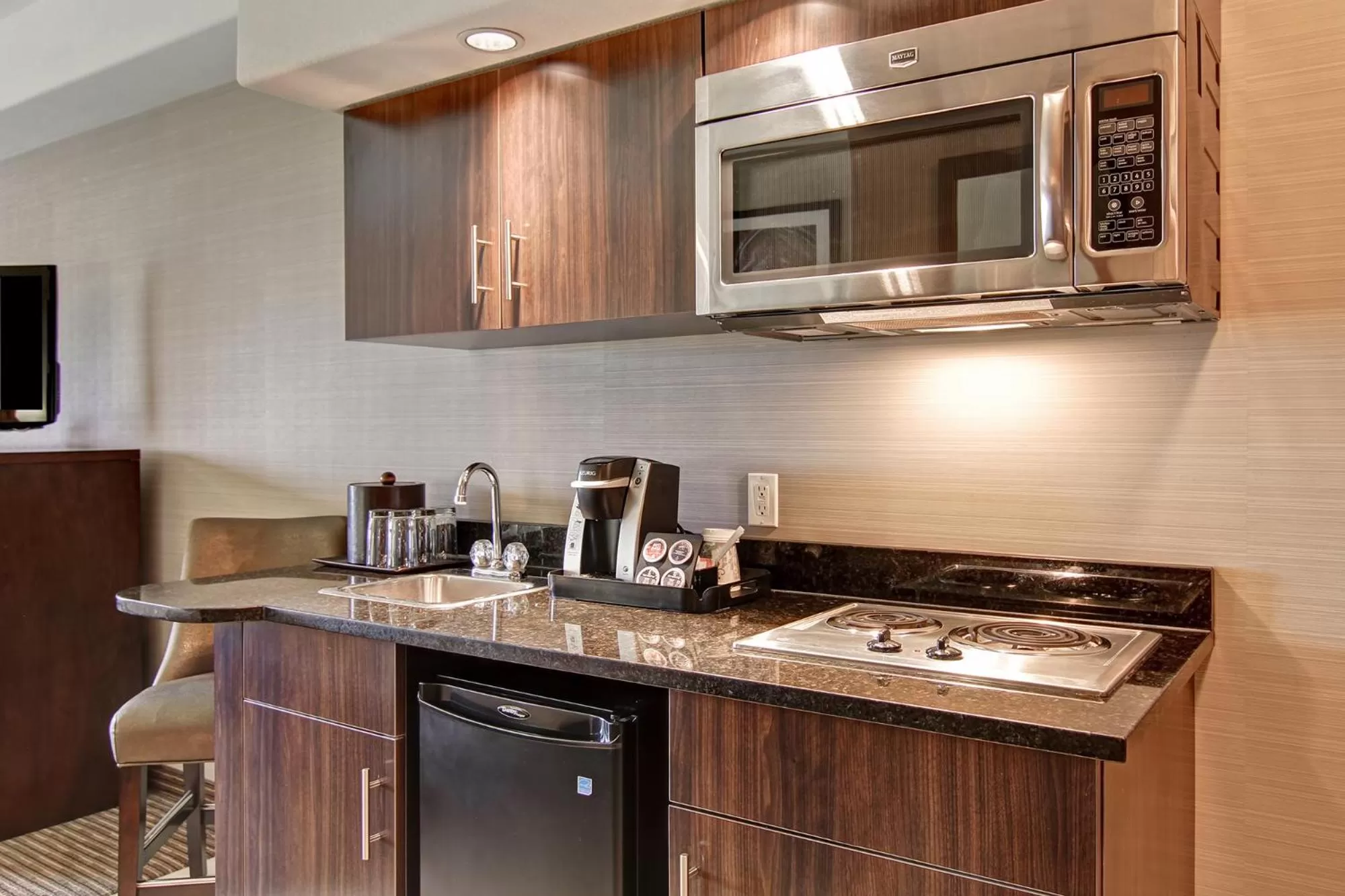 Coffee/tea facilities in Canalta Hotel Esterhazy