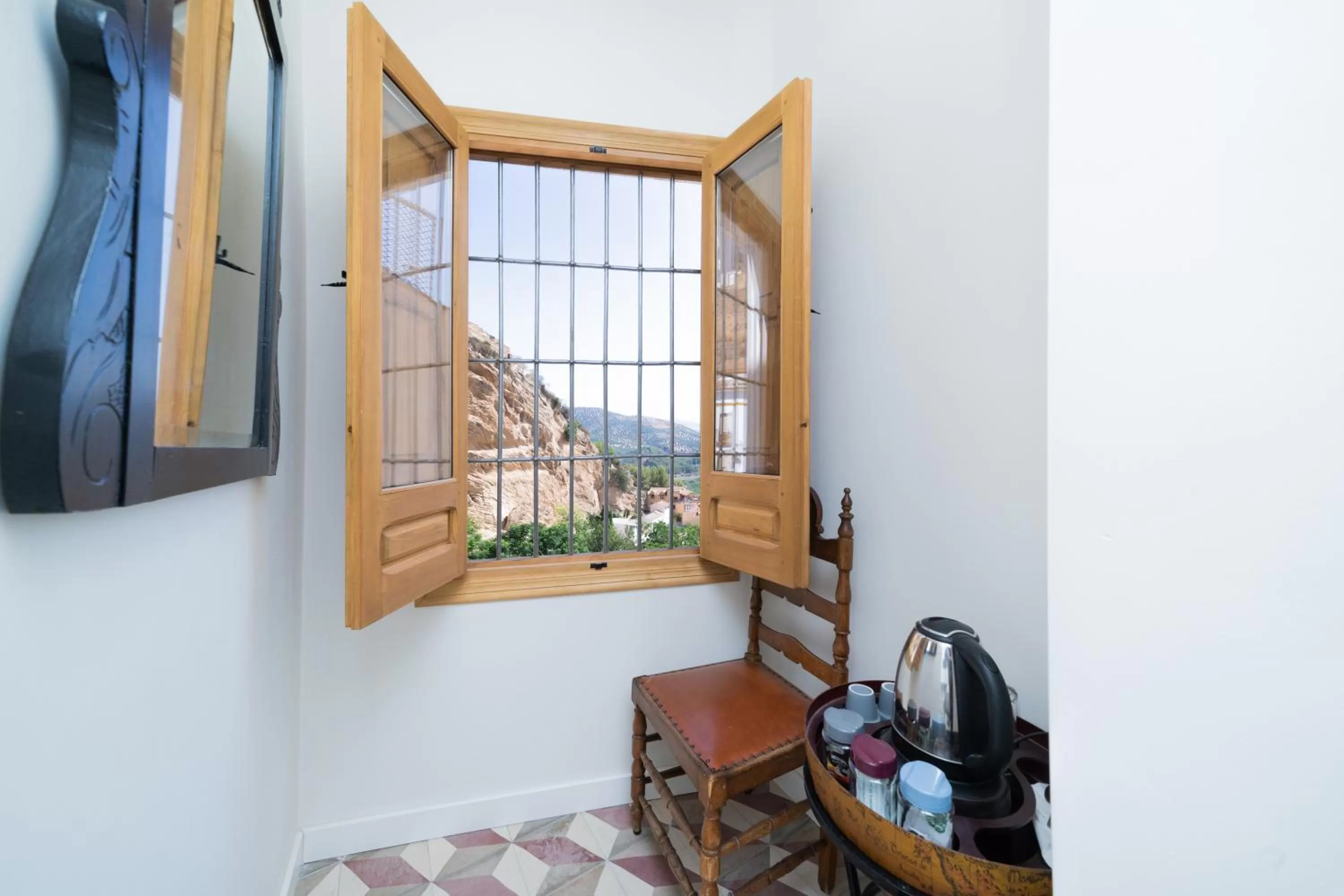 Coffee/tea facilities, TV/Entertainment Center in Villa Moana