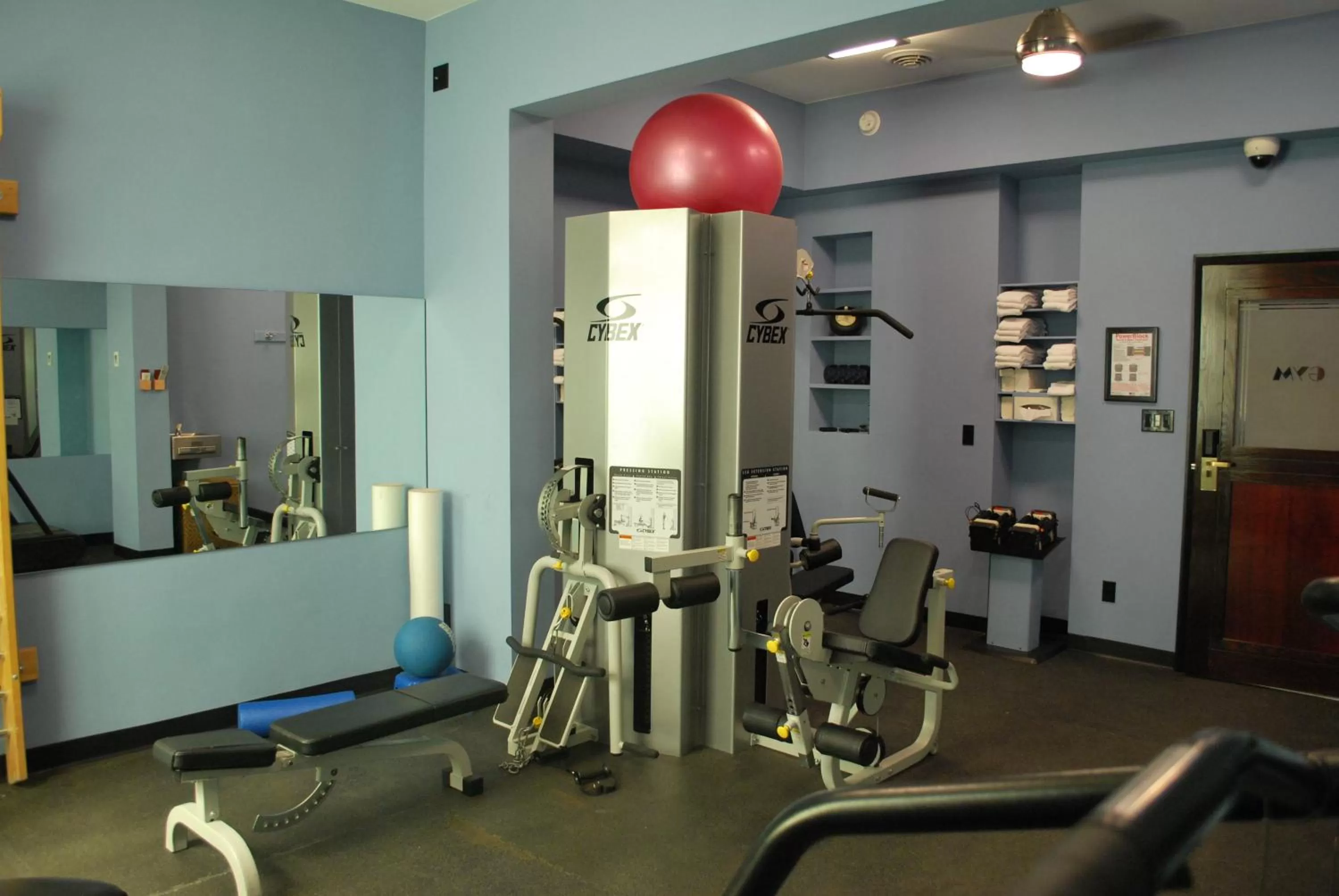 Fitness centre/facilities in Washington Square Hotel