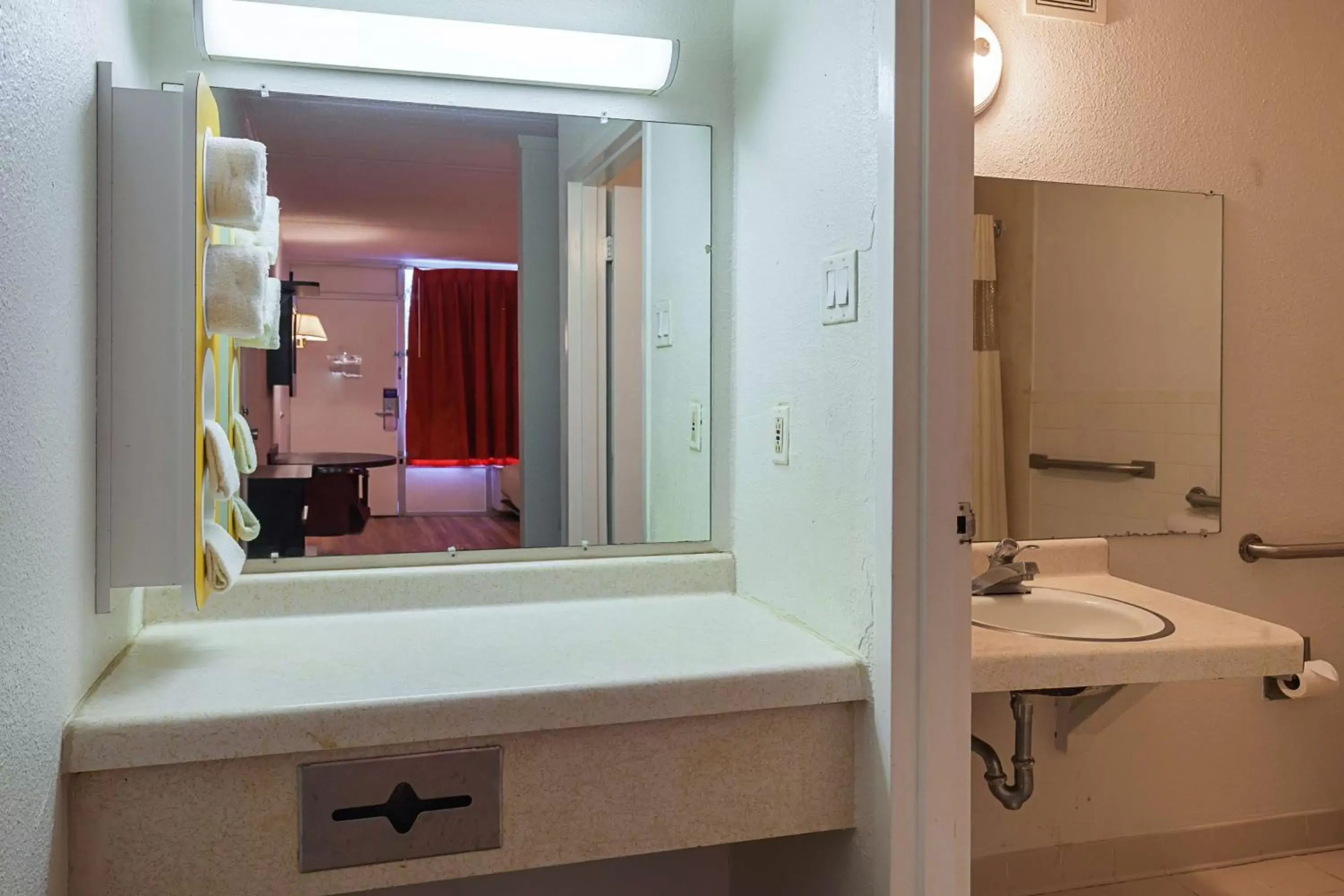 Quadruple Room - Disability Access - Roll in Shower in Motel 6-Tifton, GA Quadruple Room - Disability Access - Roll in Shower in Motel 6-Tifton, GA