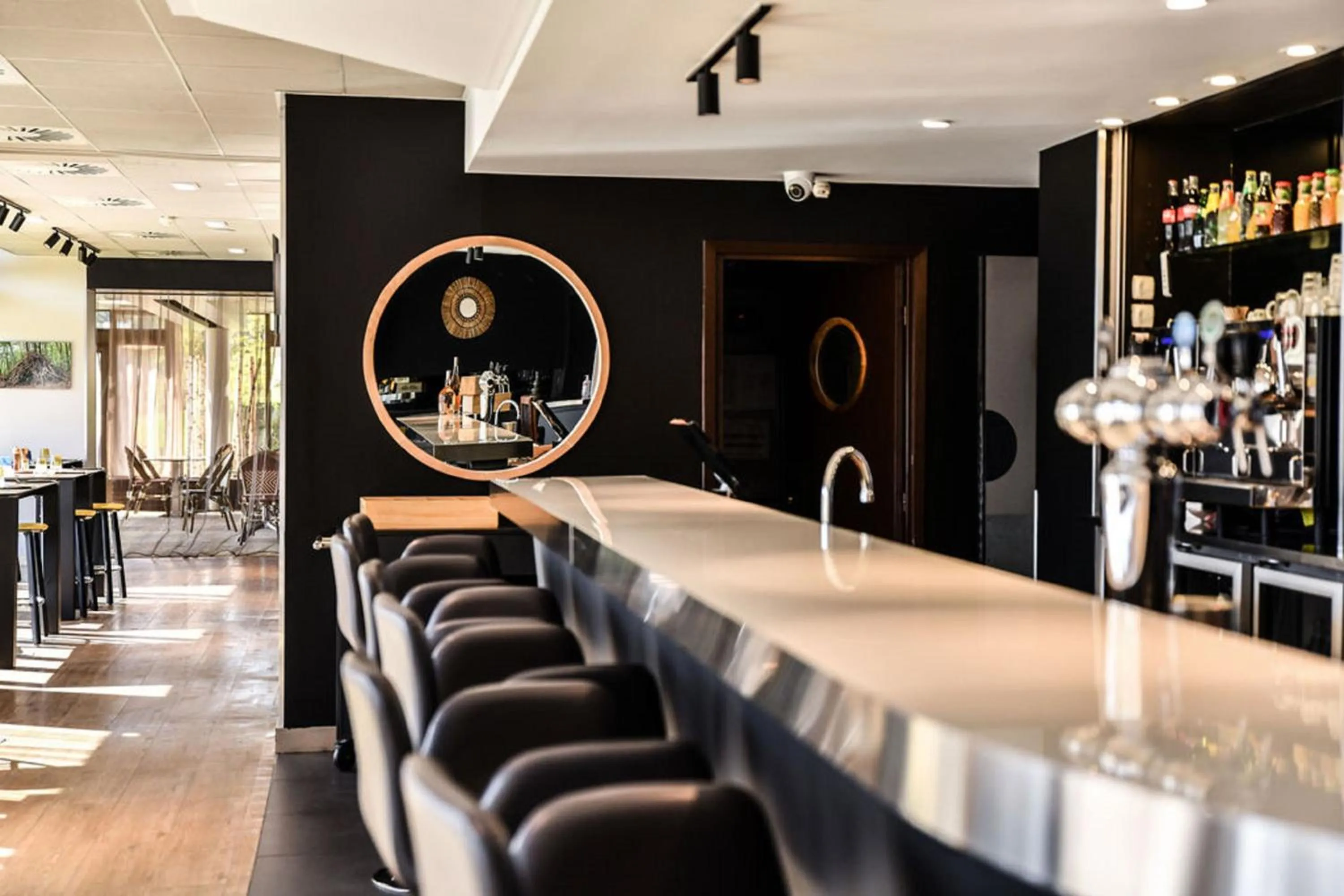 Lounge or bar in Novotel Paris Créteil Le Lac