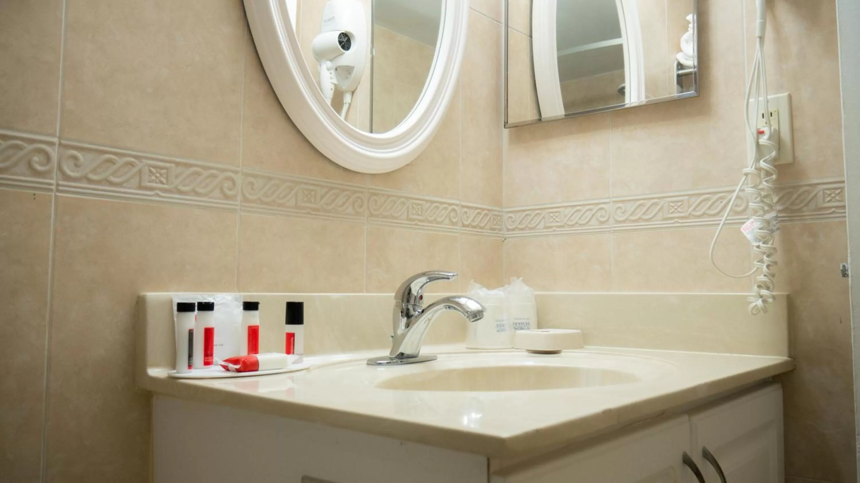 Bathroom in Ramada Plaza by Wyndham Marco Polo Beach Resort